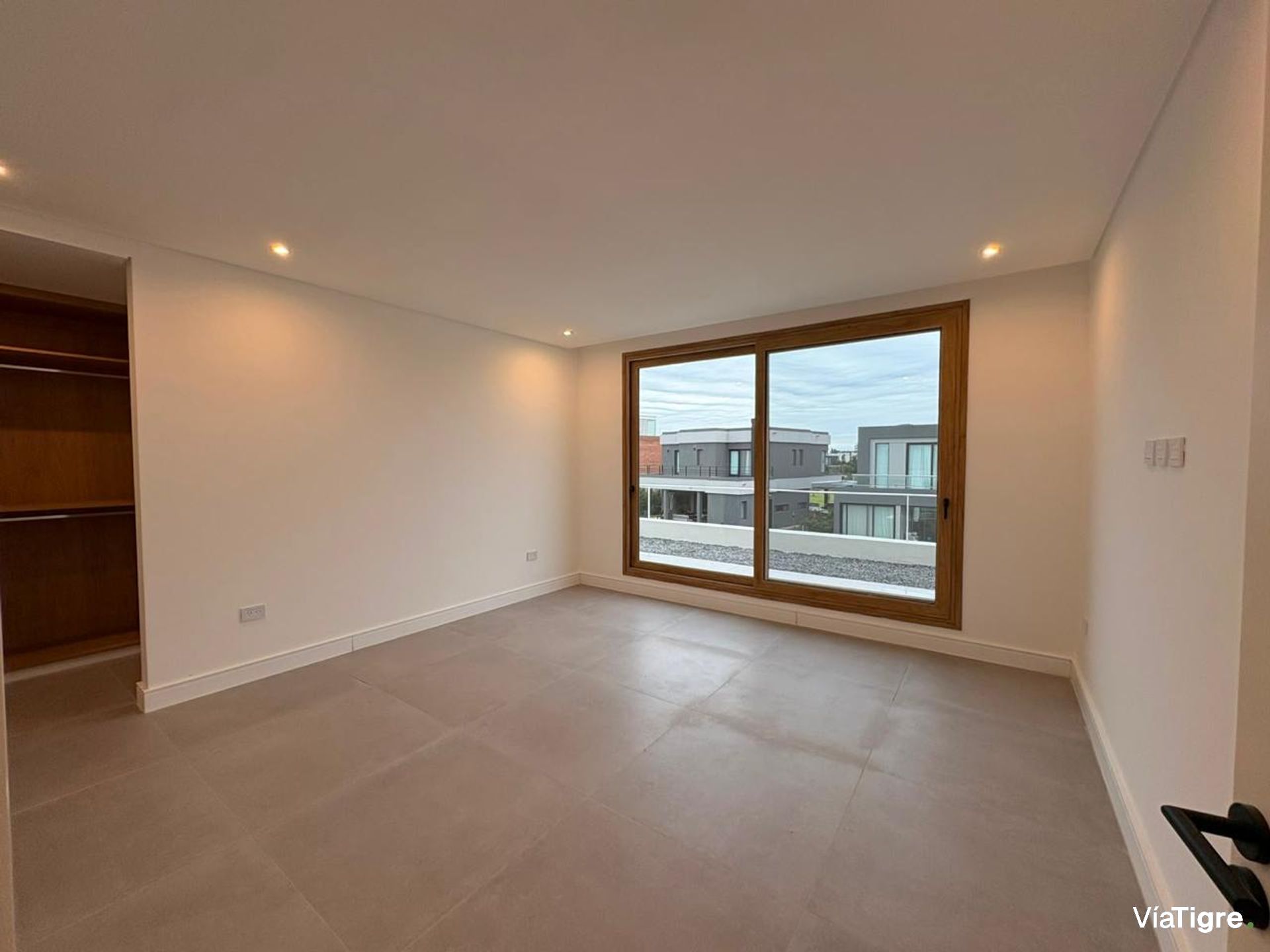 Venta Casa a Estrenar 4 Suites Carpinchos Nordelta