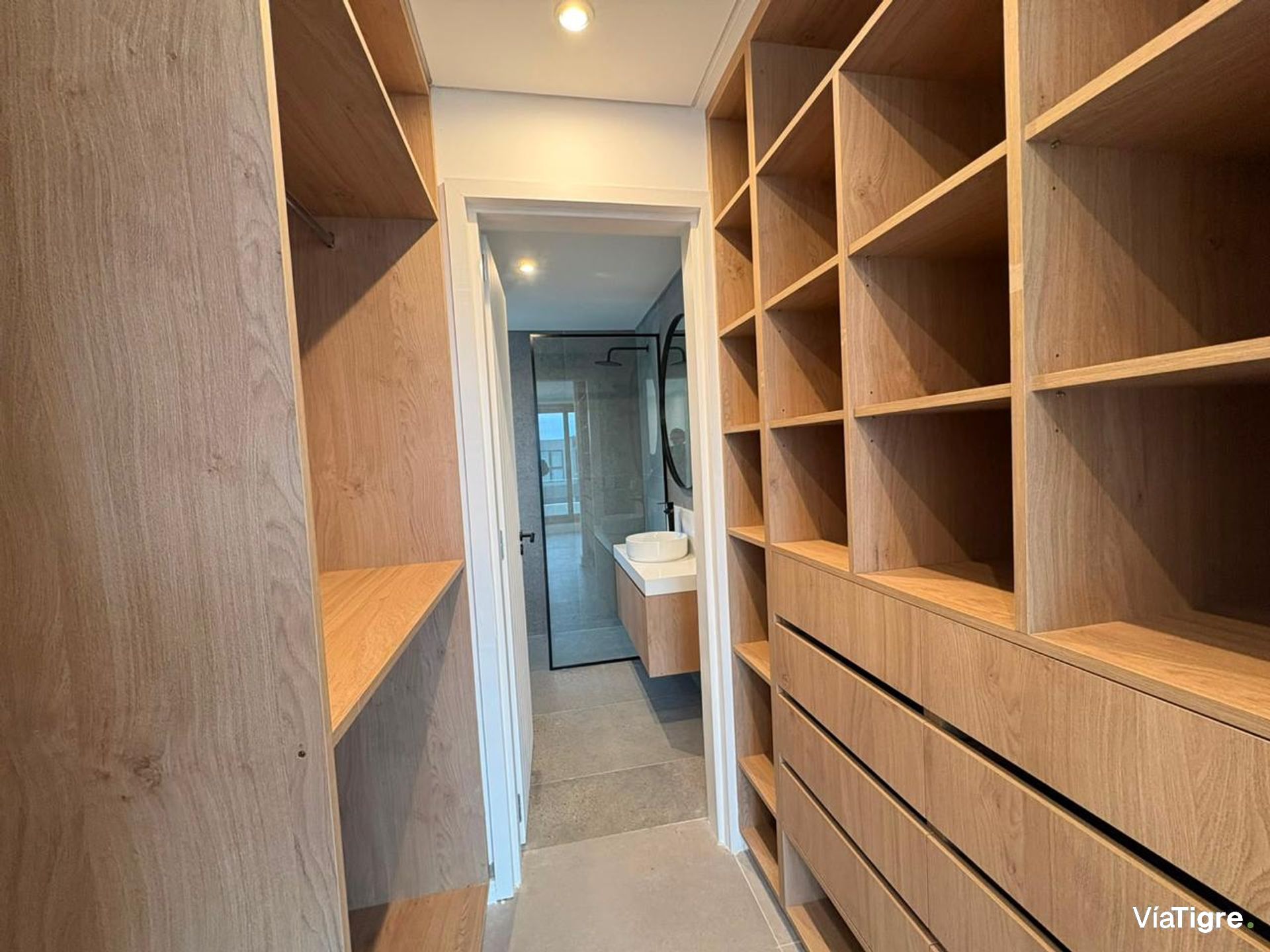 Venta Casa a Estrenar 4 Suites Carpinchos Nordelta