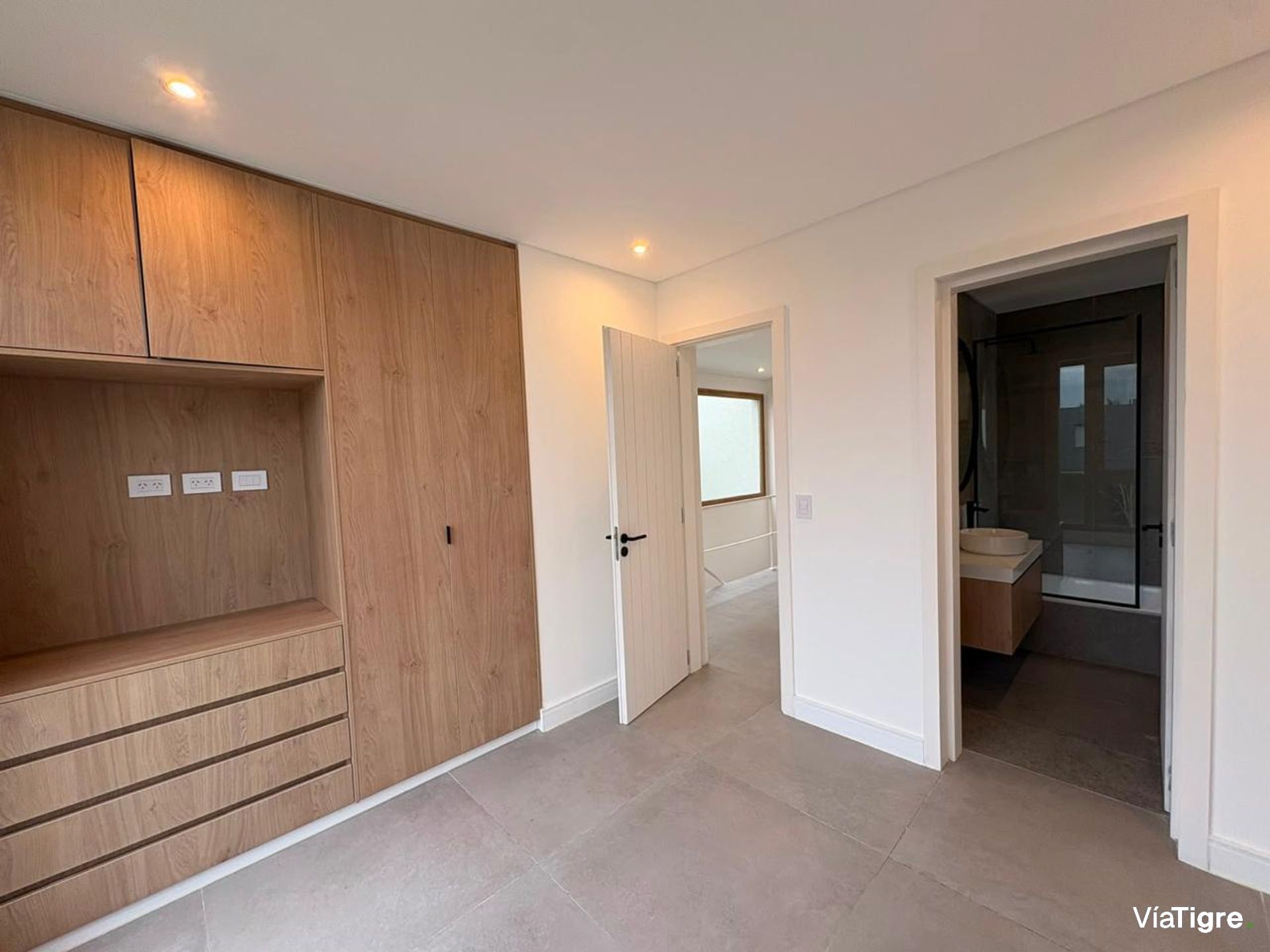Venta Casa a Estrenar 4 Suites Carpinchos Nordelta