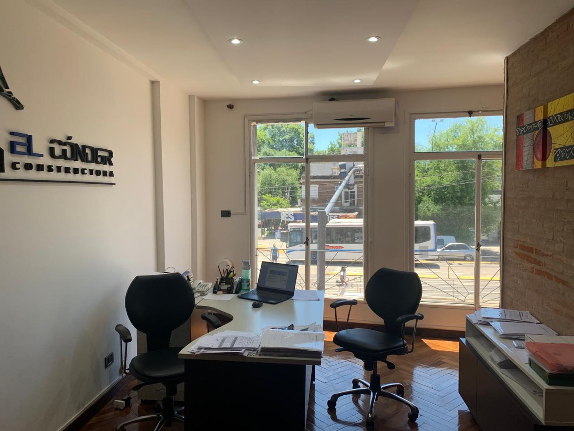 Venta De Oficina 3 Ambiente Sobre Av.maipu Sin Exp