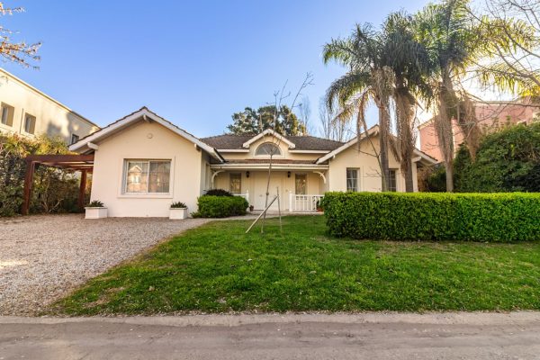House for Sale-2-bedroom, pool -Santa Bárbara