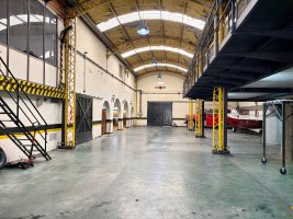 FOR SALE / Commercial warehouse / Olivos