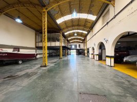 FOR SALE / Commercial warehouse / Olivos