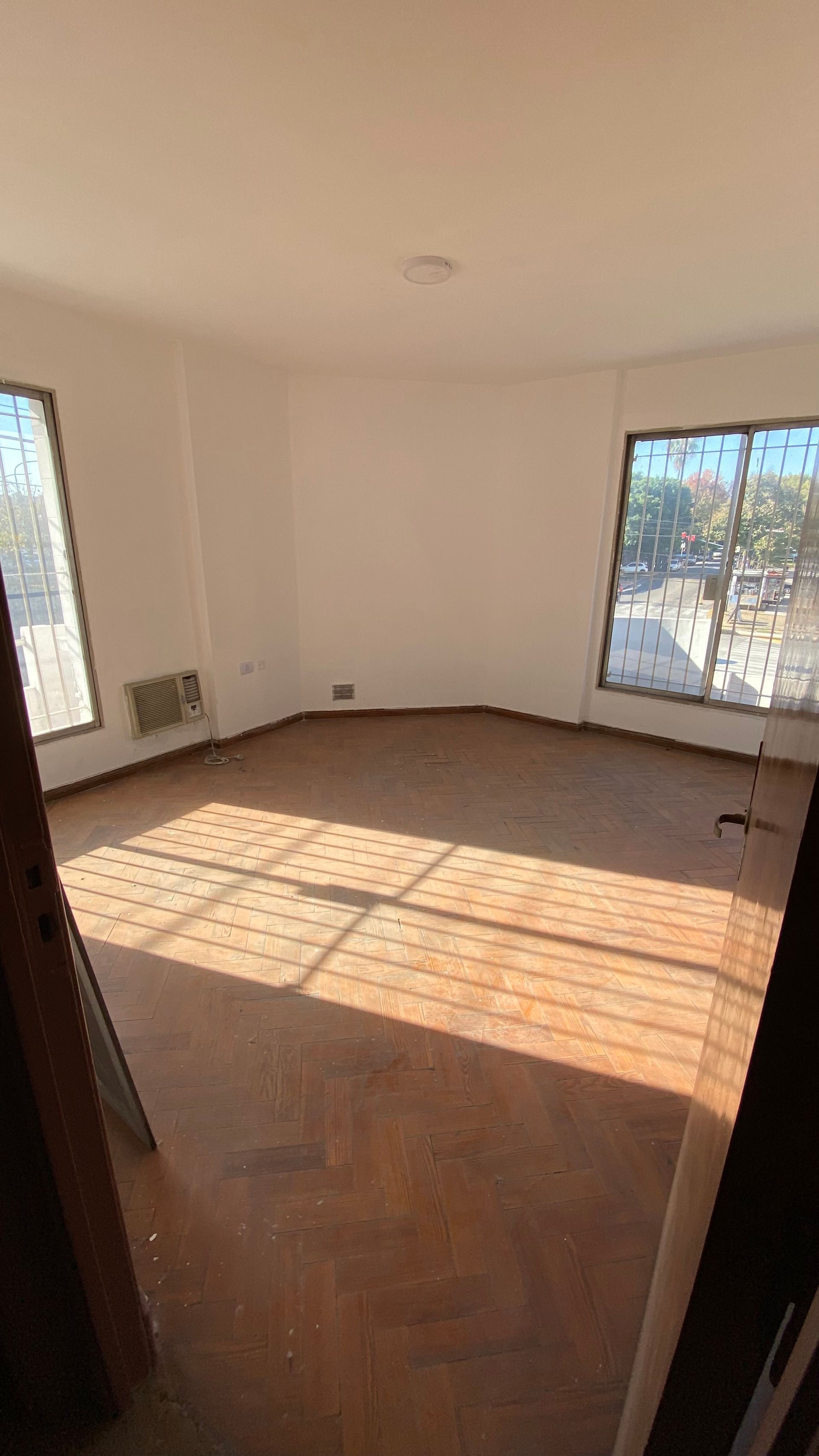 Consultorios en Paraná y Maipú, La Lucila