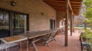 FOR SALE 5000 m² estate with 3 houses, Benavidez