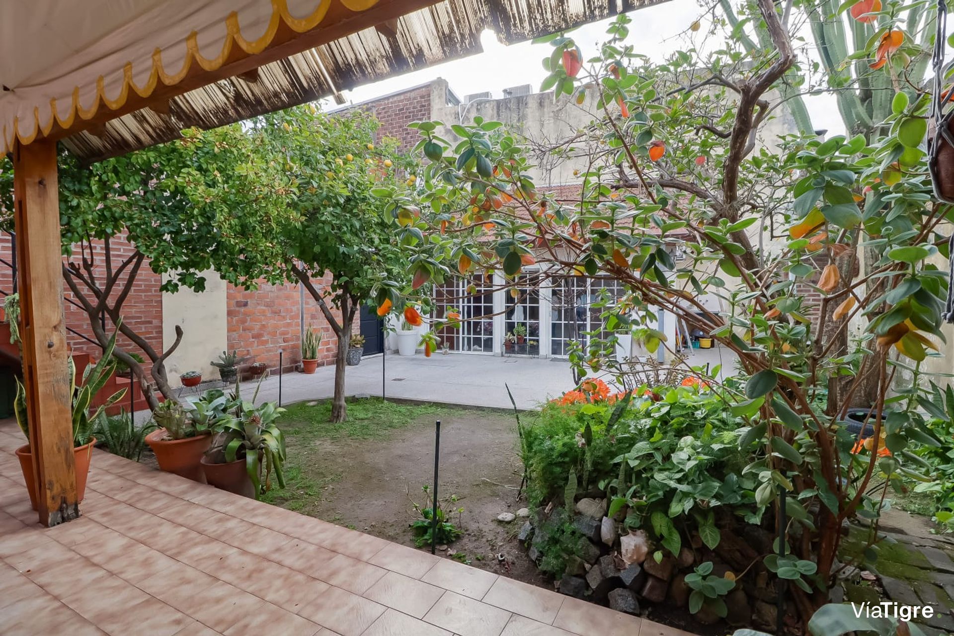 Venta casa 4 amb +jardin +quincho c/parrilla