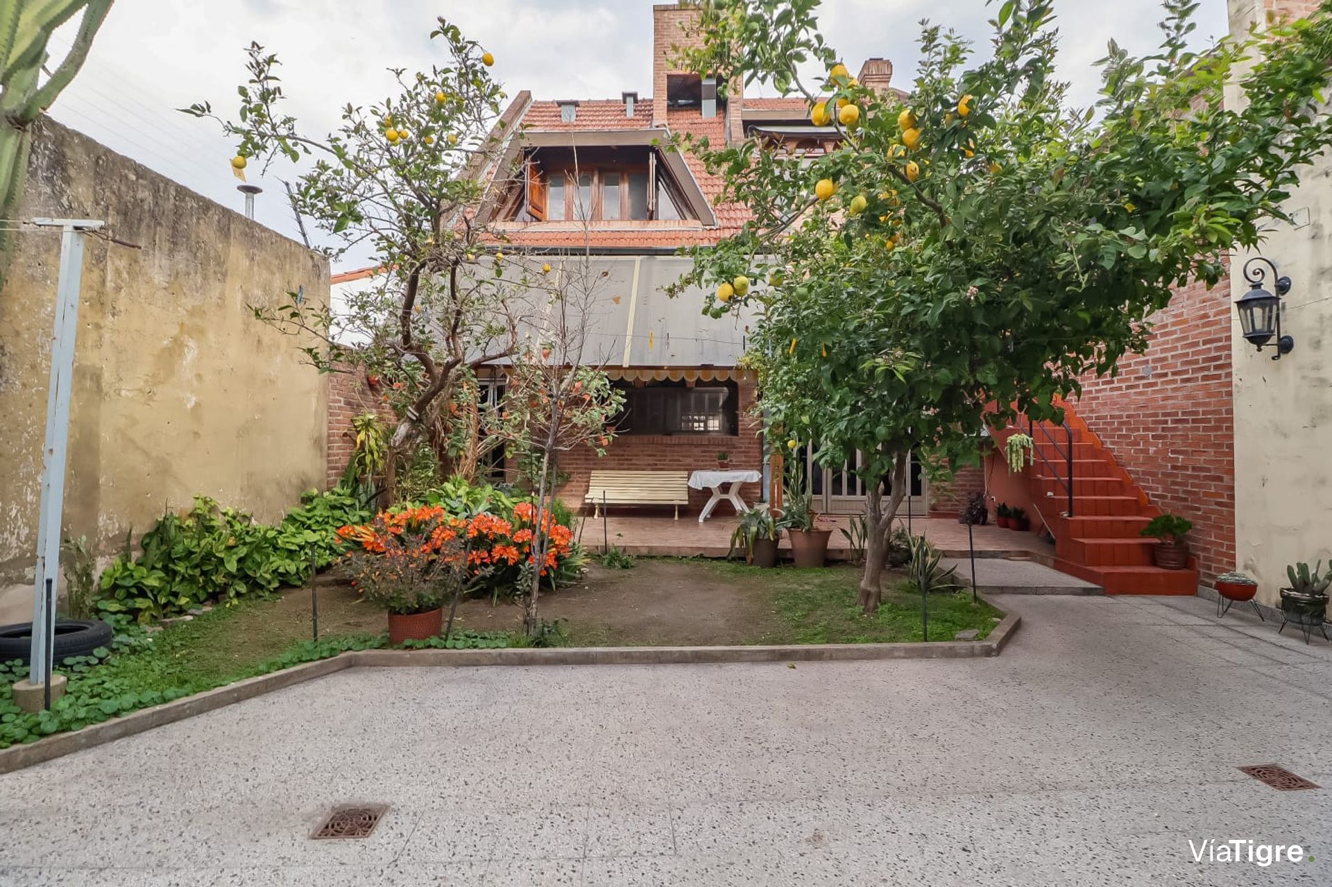 Venta casa 4 amb +jardin +quincho c/parrilla