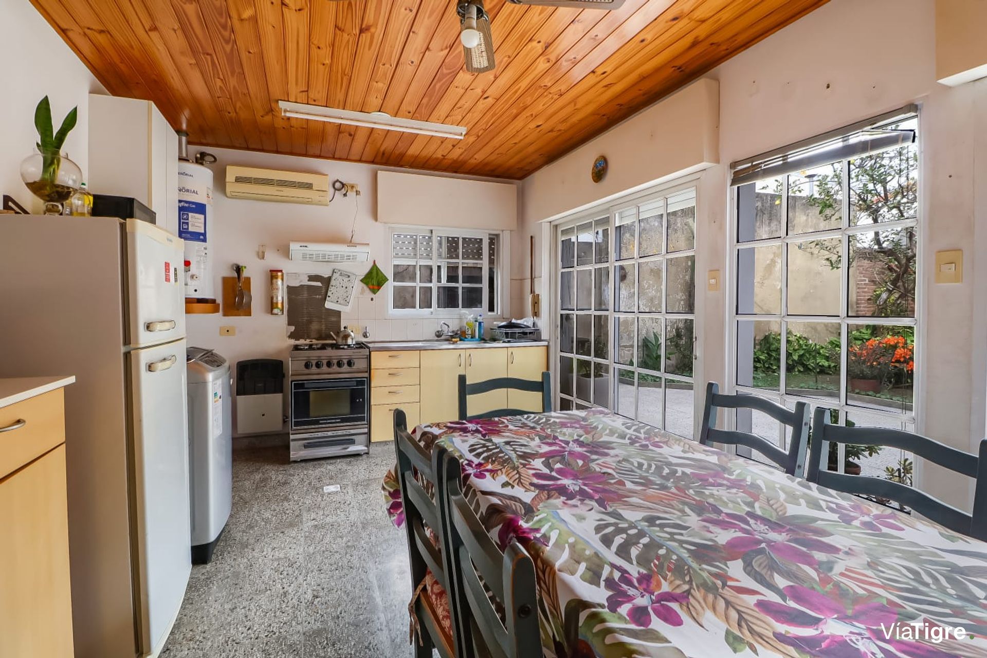 Venta casa 4 amb +jardin +quincho c/parrilla