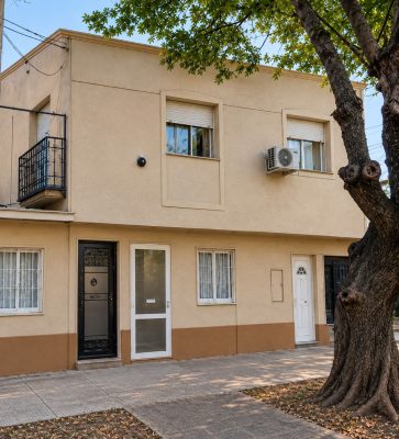 Casa Tipo Ph En Planta Alta Zona Carapachay