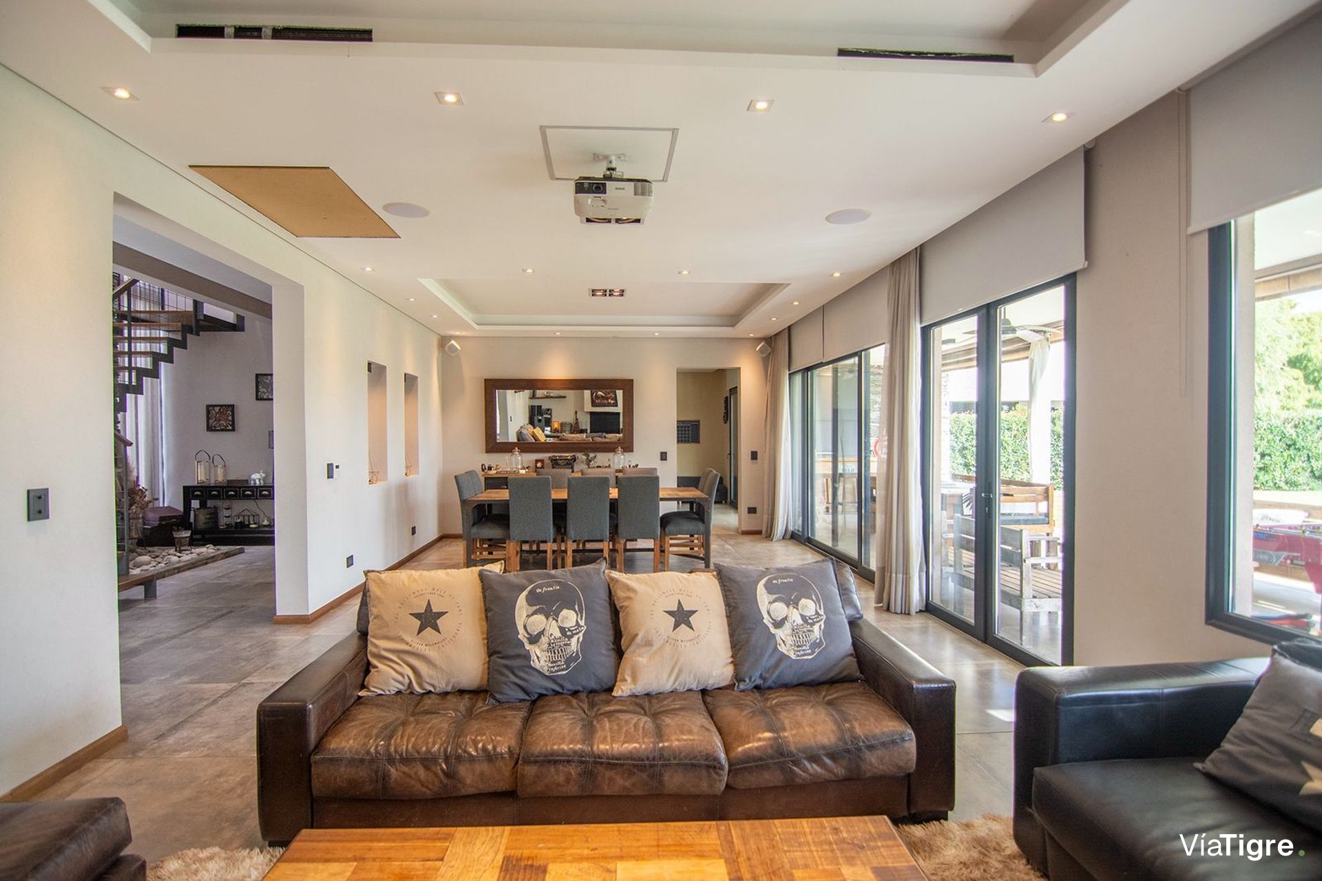 Imponente casa en venta en Santa Catalina V. Nueva