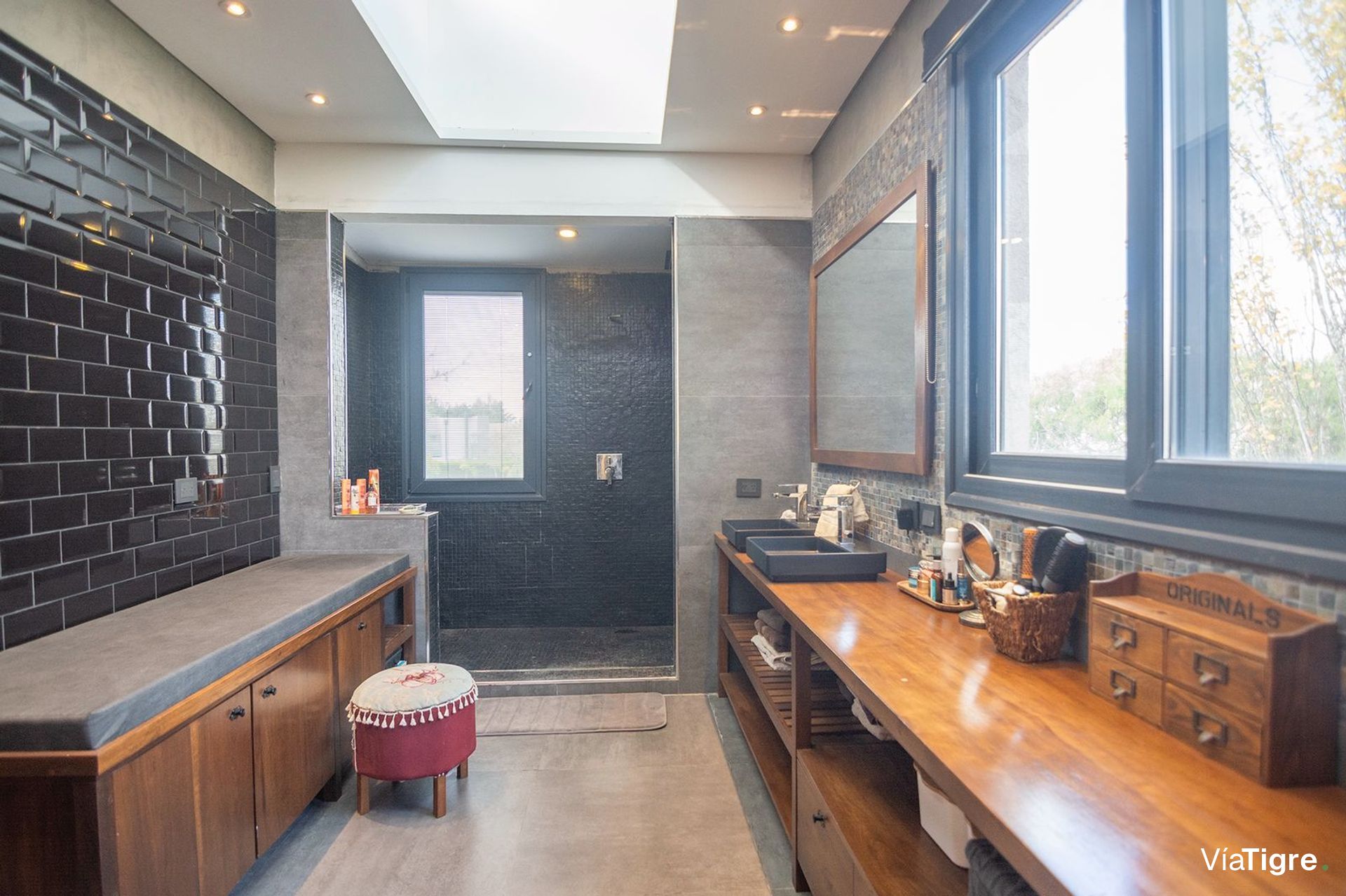 Imponente casa en venta en Santa Catalina V. Nueva