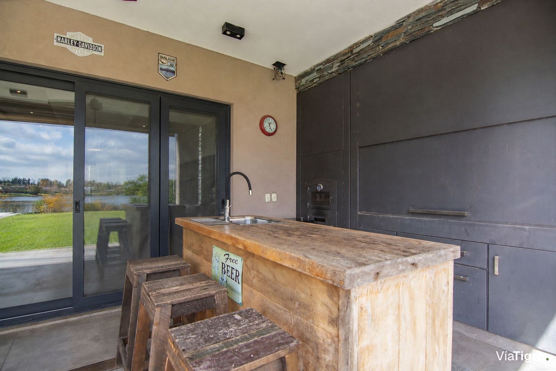 Imponente casa en venta en Santa Catalina V. Nueva