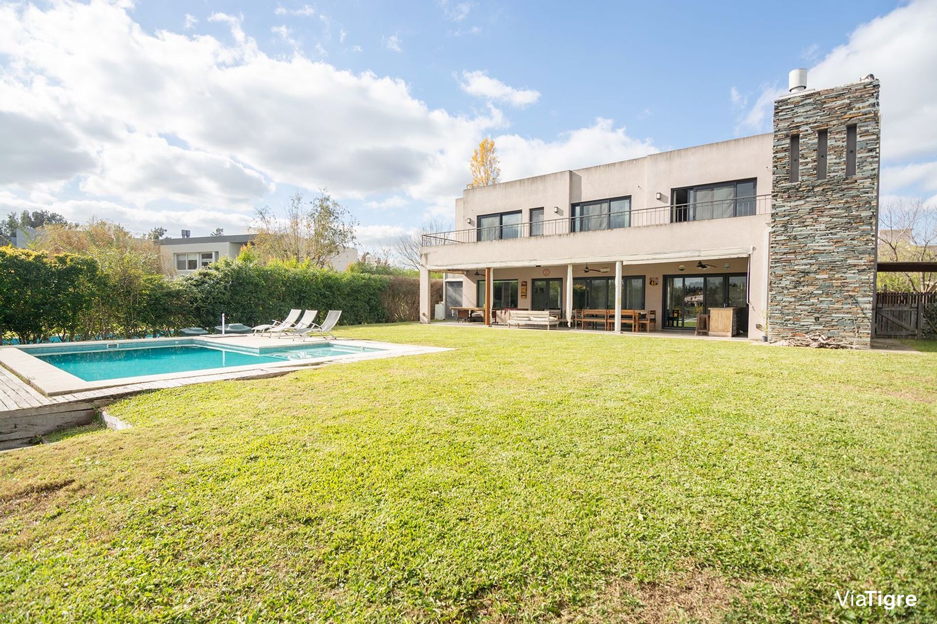 Imponente casa en venta en Santa Catalina V. Nueva