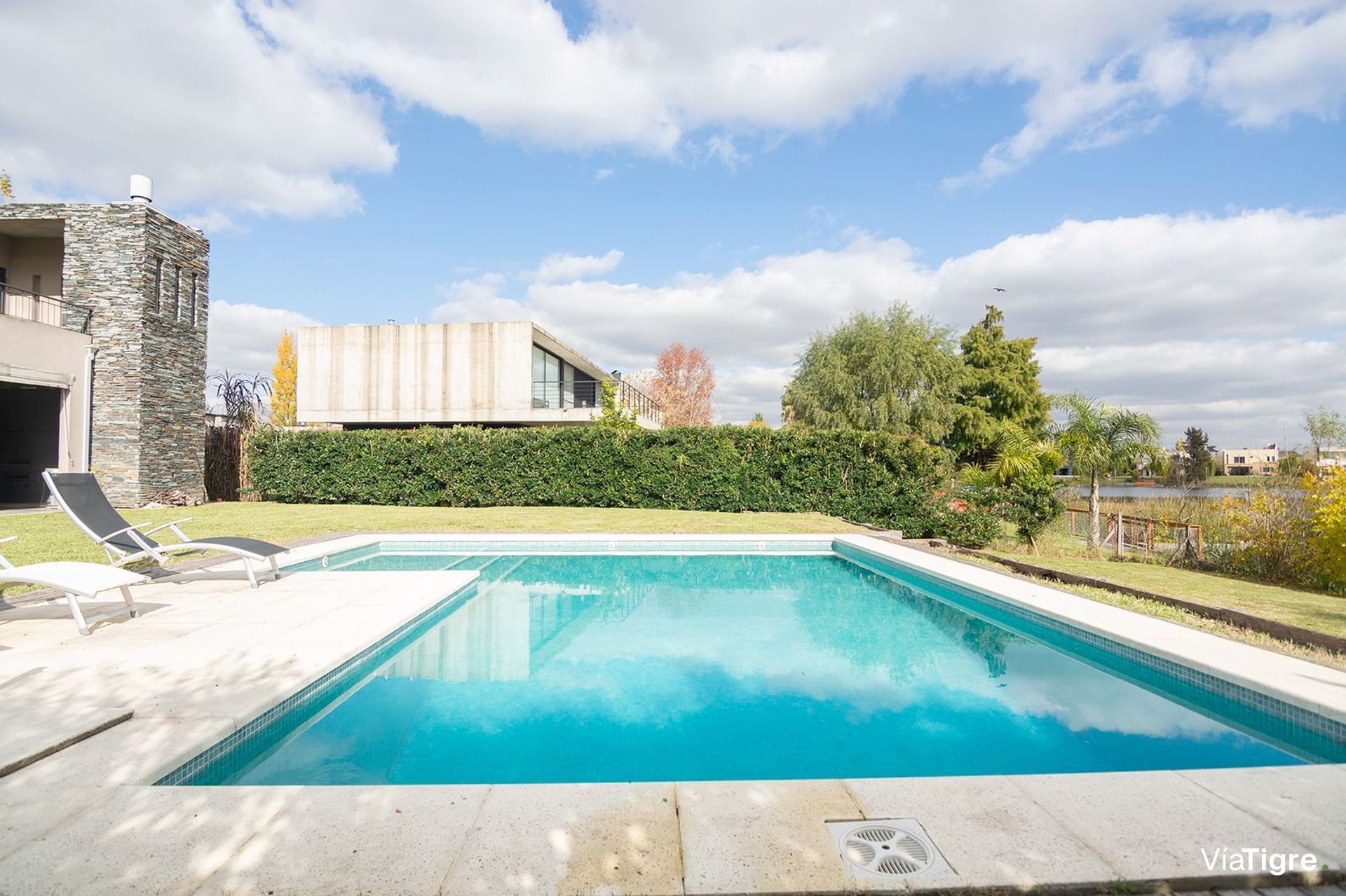 Imponente casa en venta en Santa Catalina V. Nueva