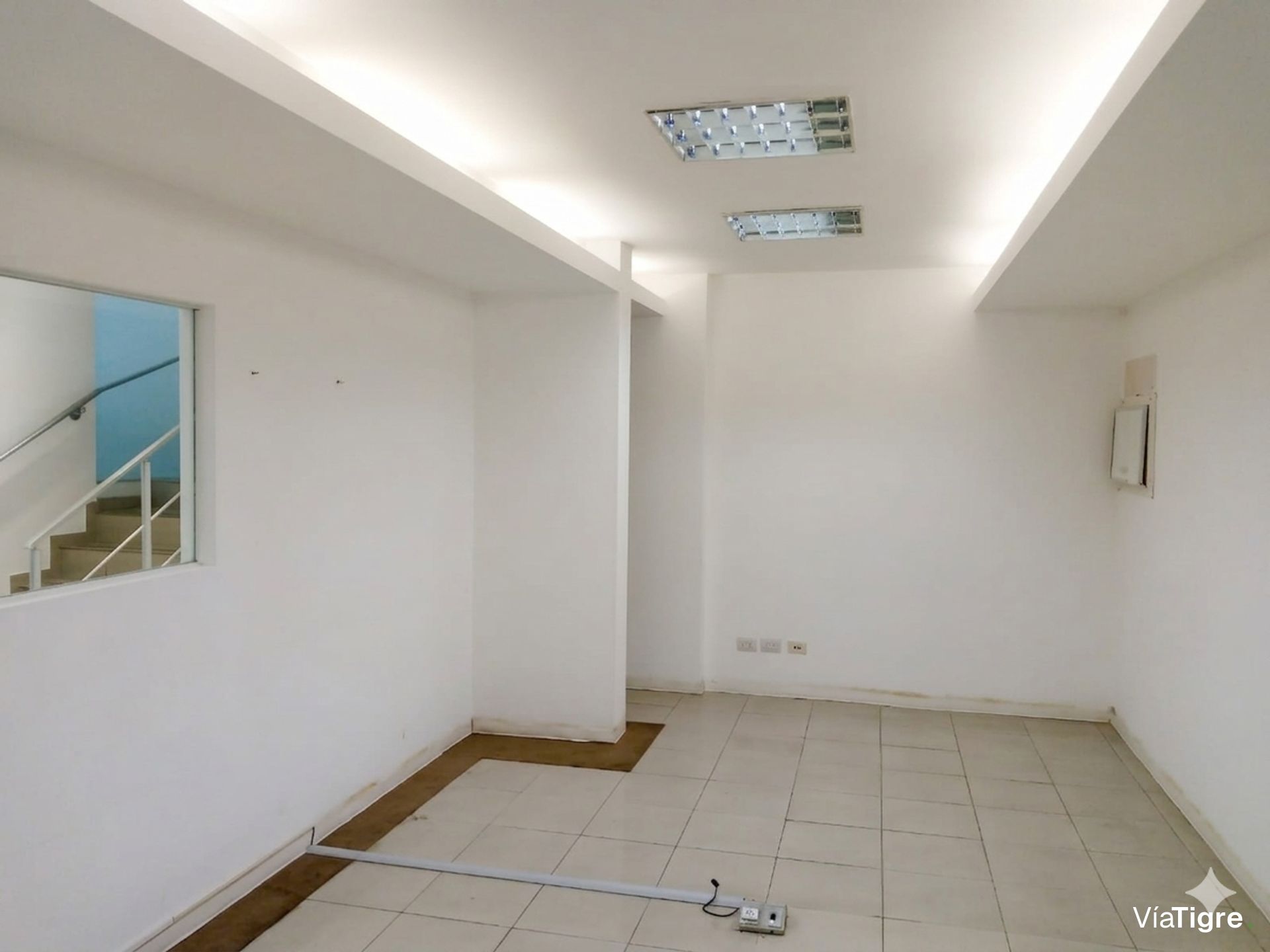 Galpon y oficinas