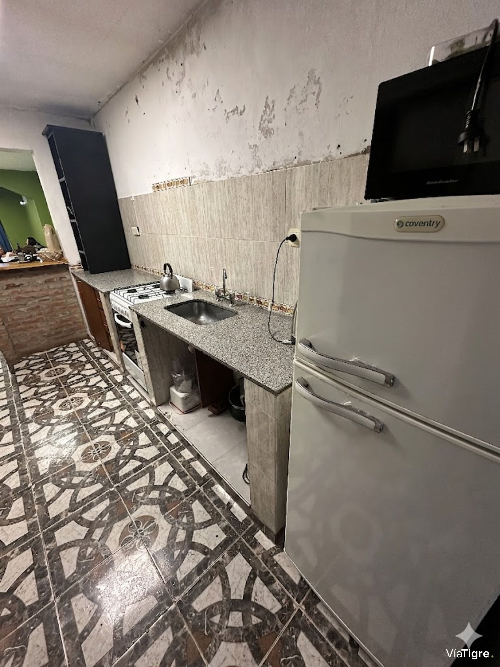 Casa con dpto independiente en el Talar en VENTA