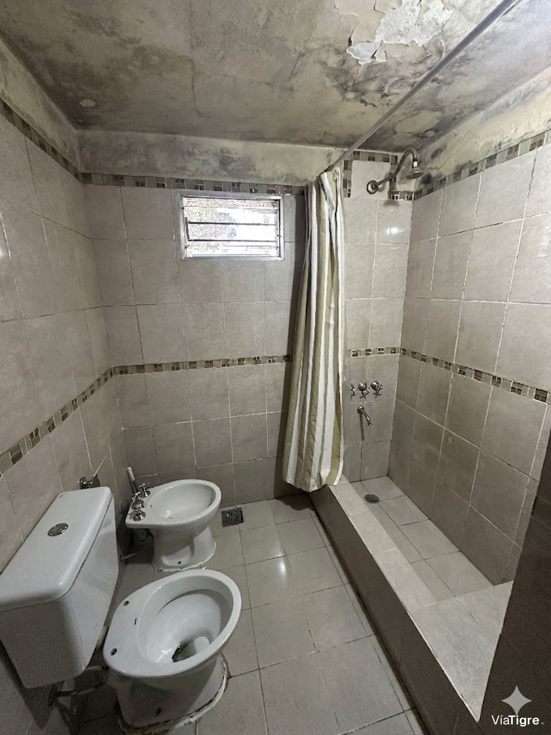 Casa con dpto independiente en el Talar en VENTA