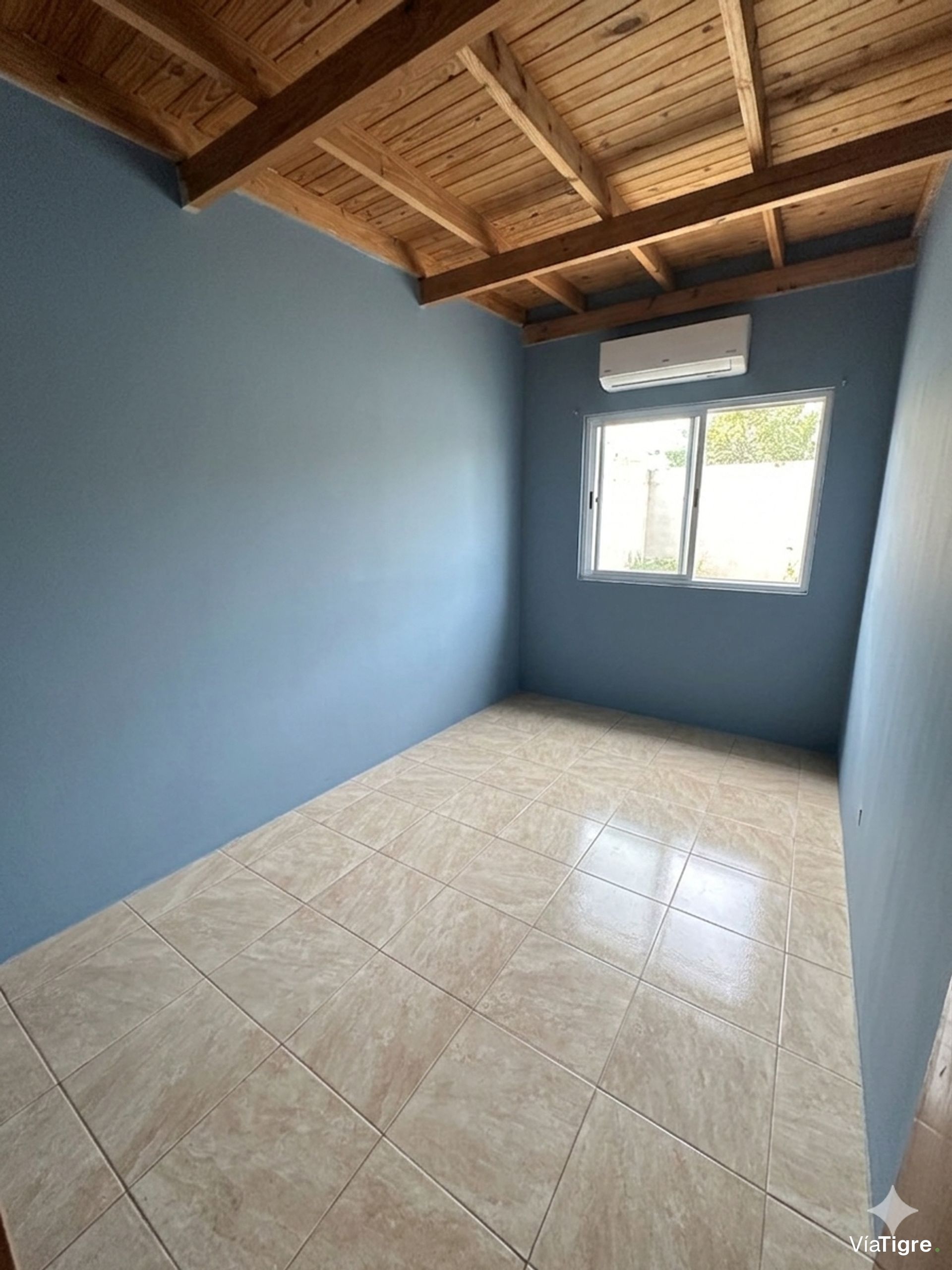 Casa con dpto independiente en el Talar en VENTA