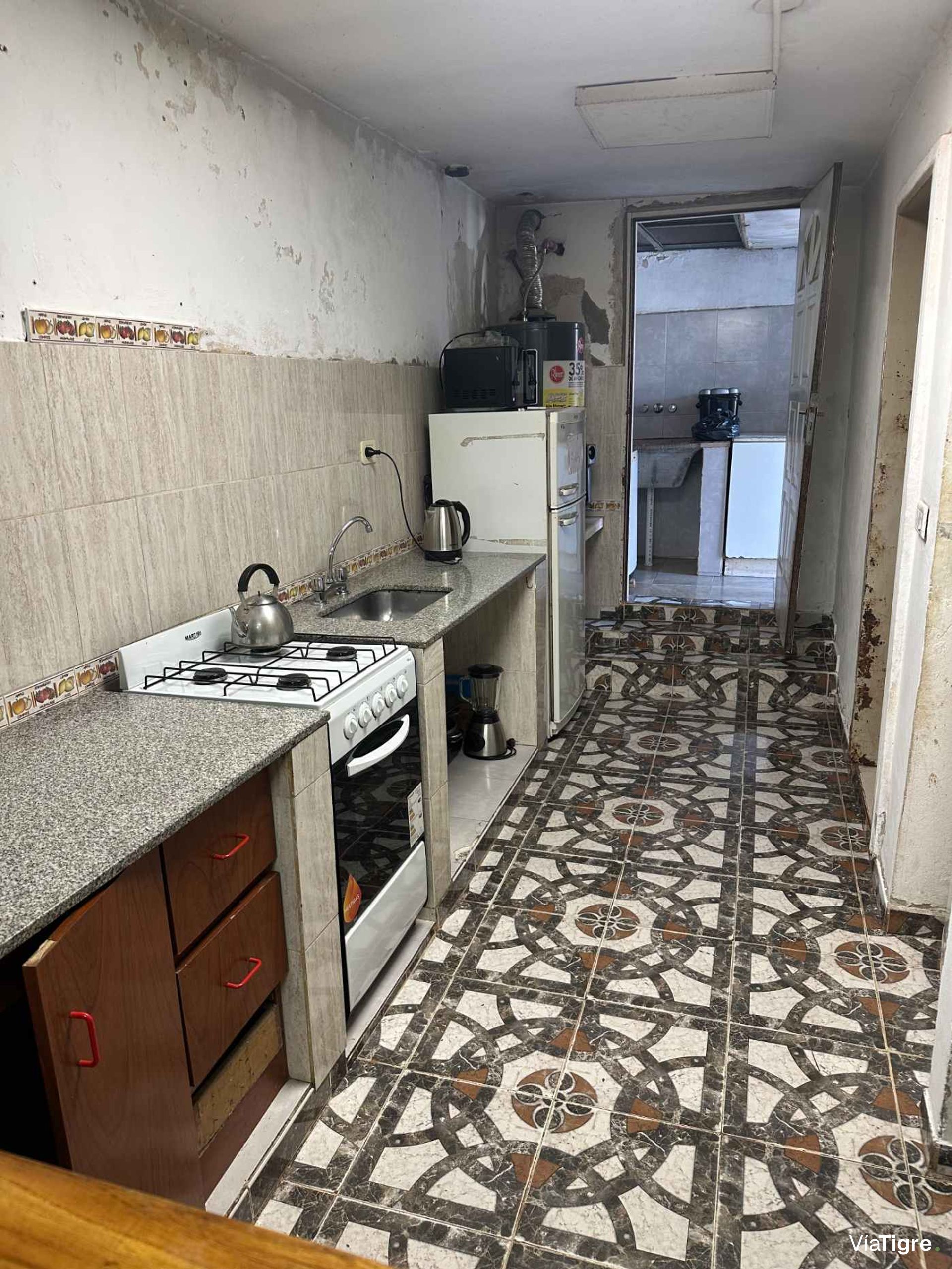Casa con dpto independiente en el Talar en VENTA