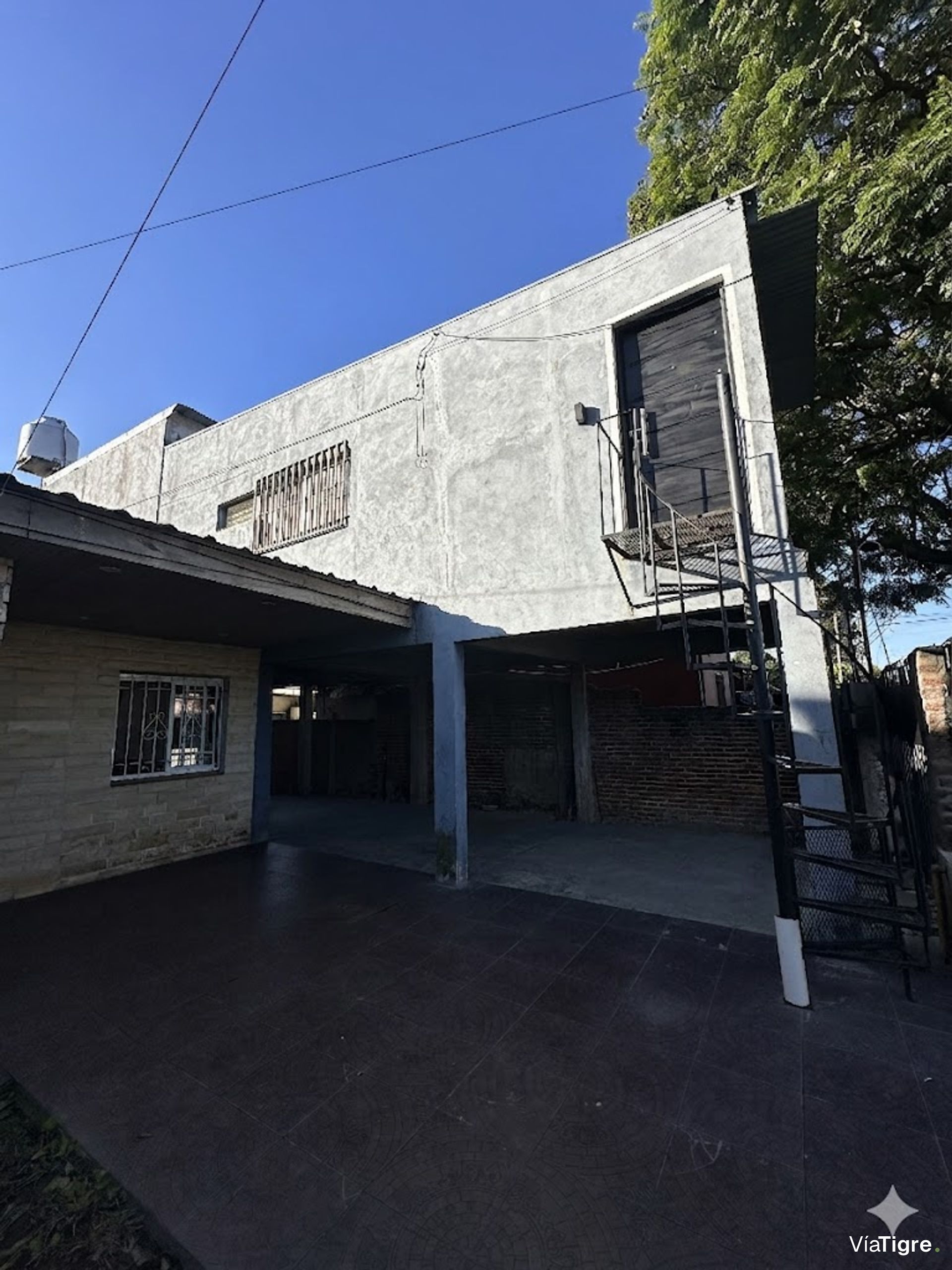 Casa con dpto independiente en el Talar en VENTA