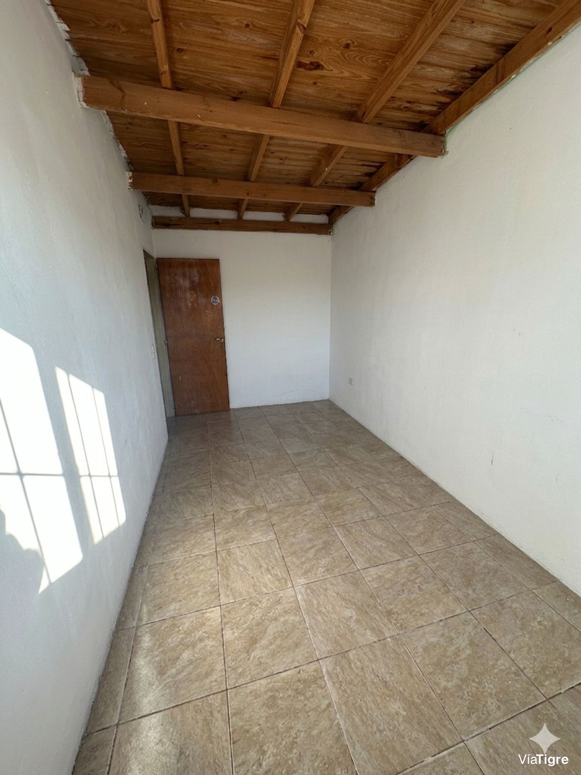 Casa con dpto independiente en el Talar en VENTA
