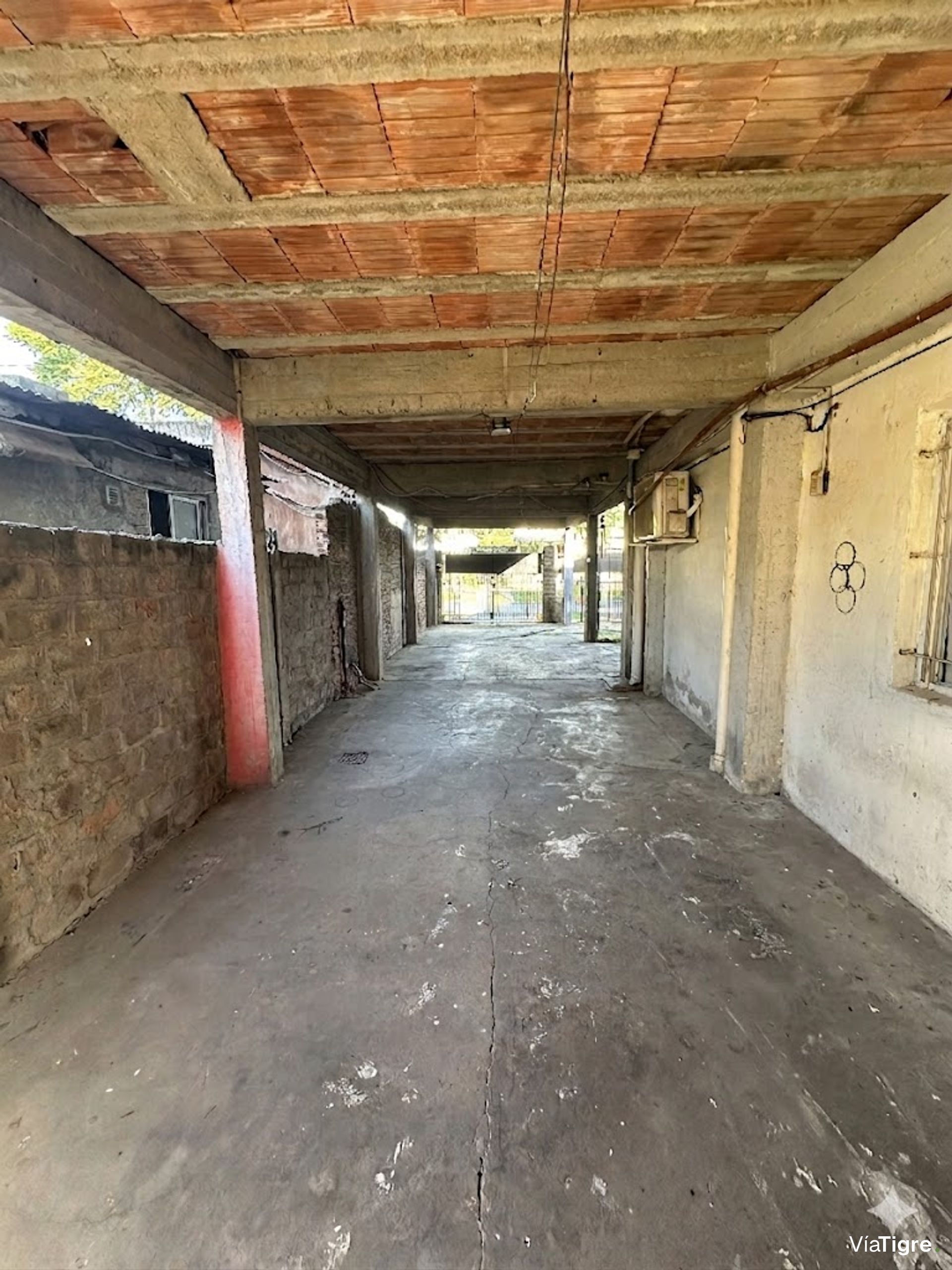 Casa con dpto independiente en el Talar en VENTA