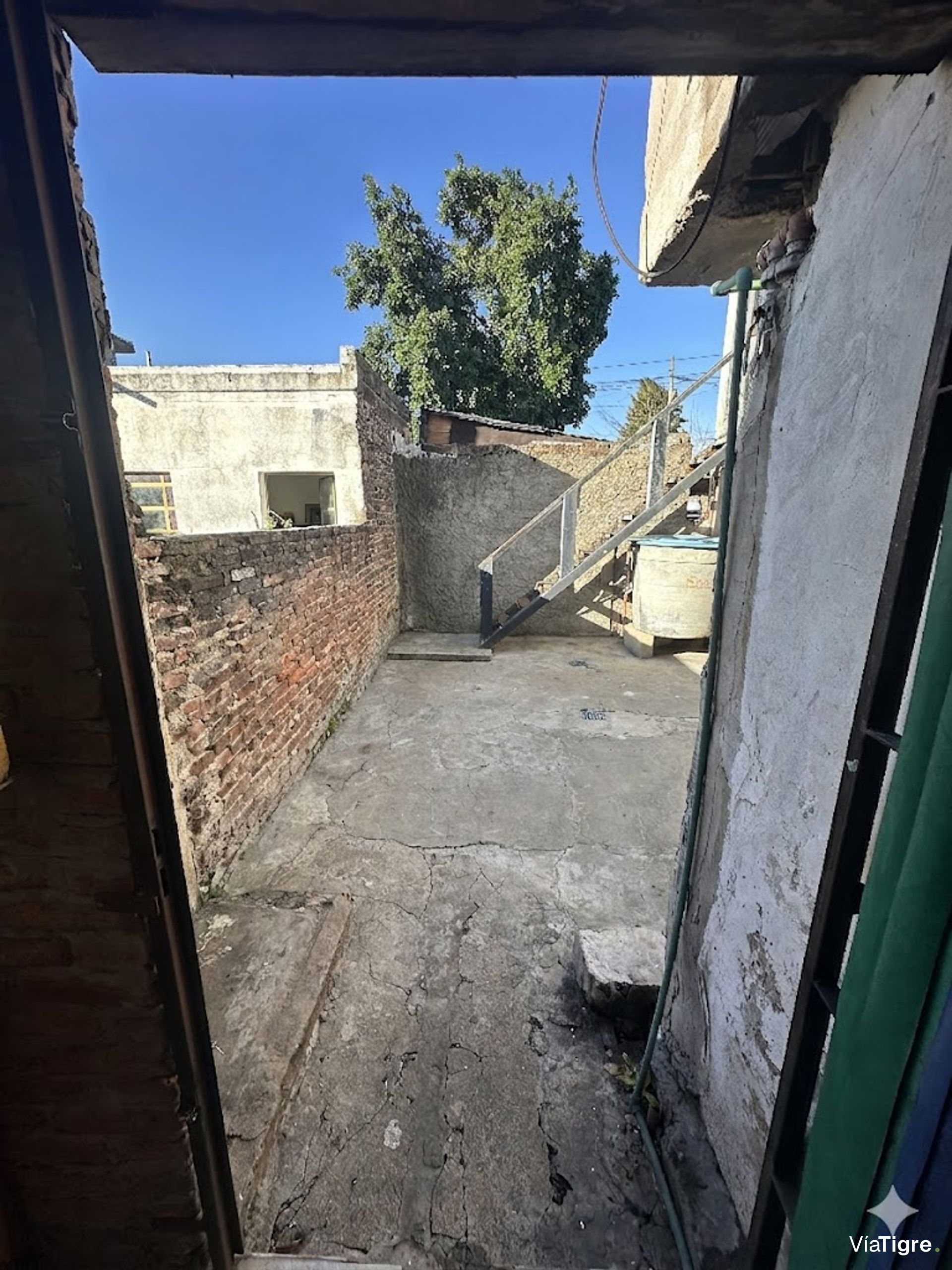 Casa con dpto independiente en el Talar en VENTA
