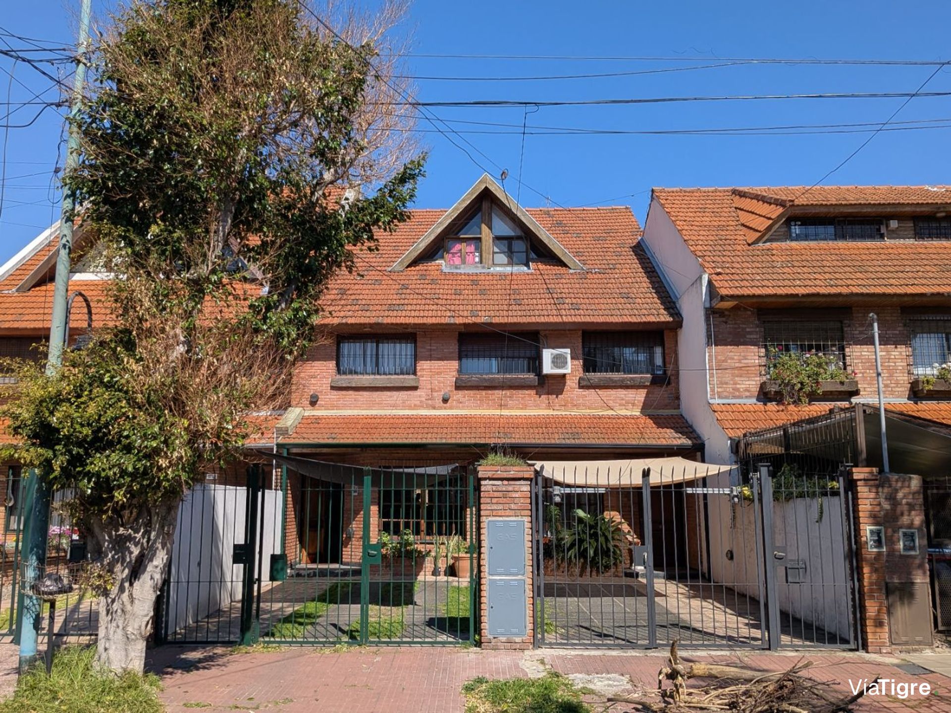 Casa 4 ambientes en venta Olivos cochera jardin