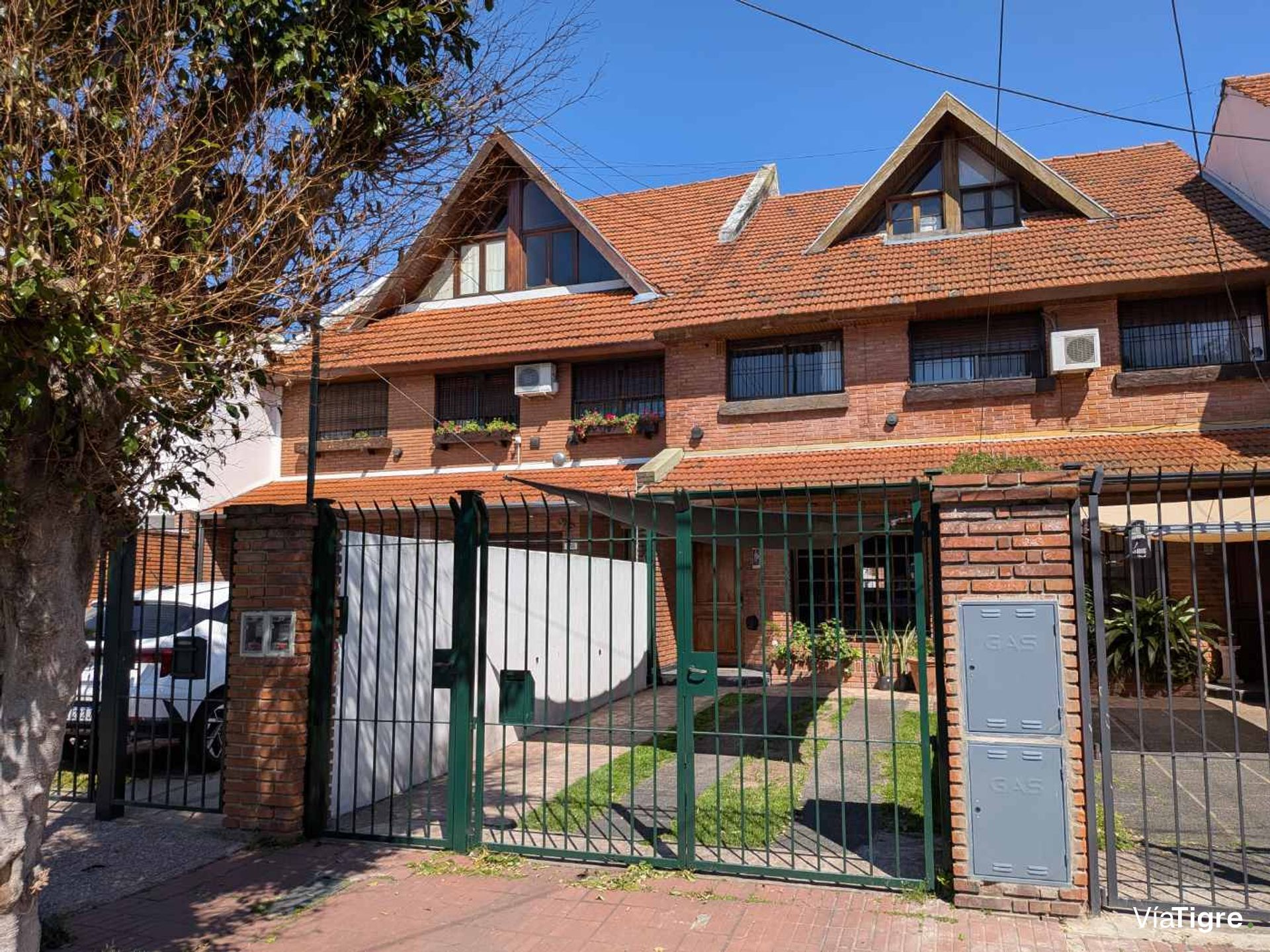Casa 4 ambientes en venta Olivos cochera jardin