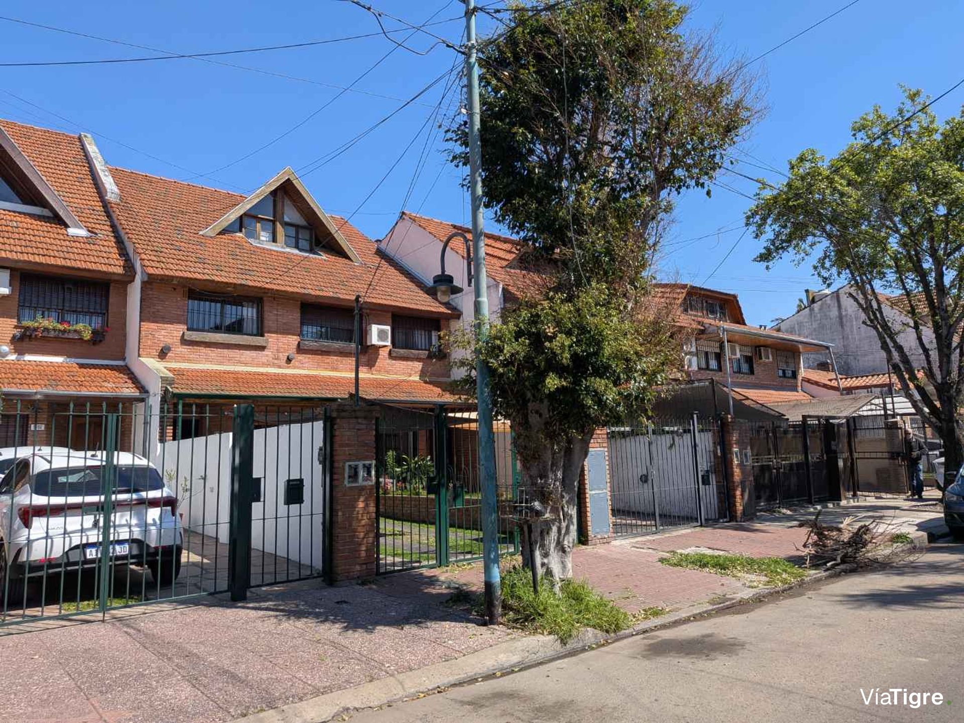 Casa 4 ambientes en venta Olivos cochera jardin