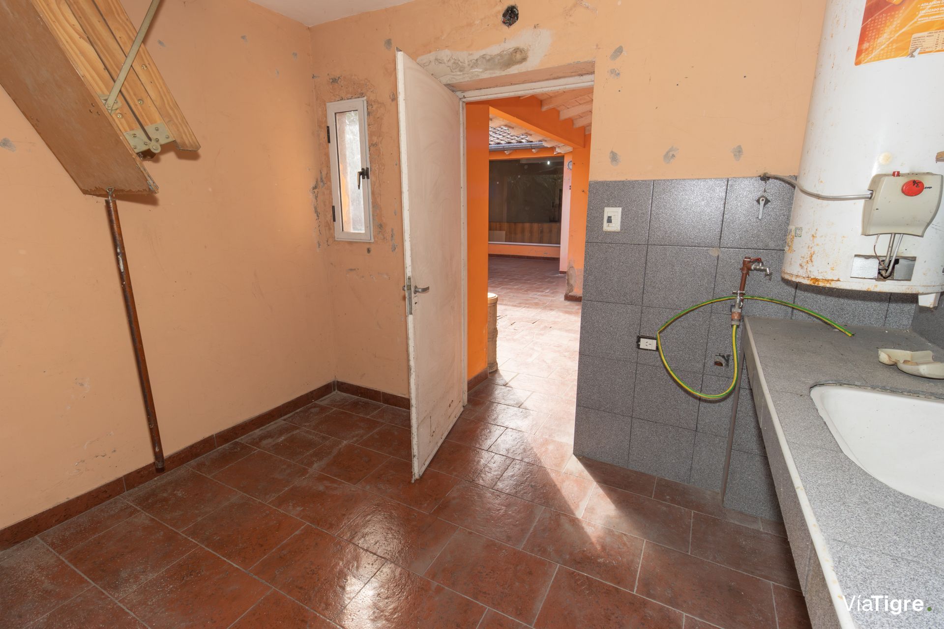 Casa En Venta Carapachay Exc. Ubicacion 2/3 Amb.