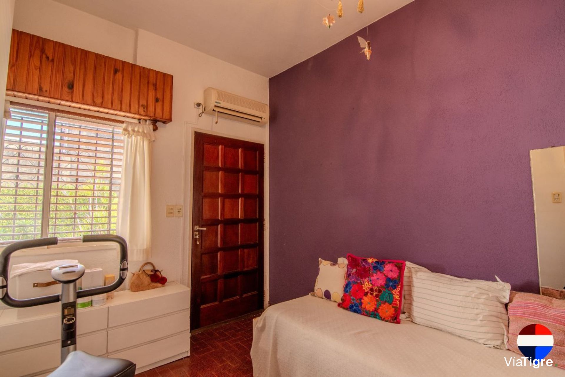 Venta Olivos 2 Casas C/ Pileta, Garaje + Local
