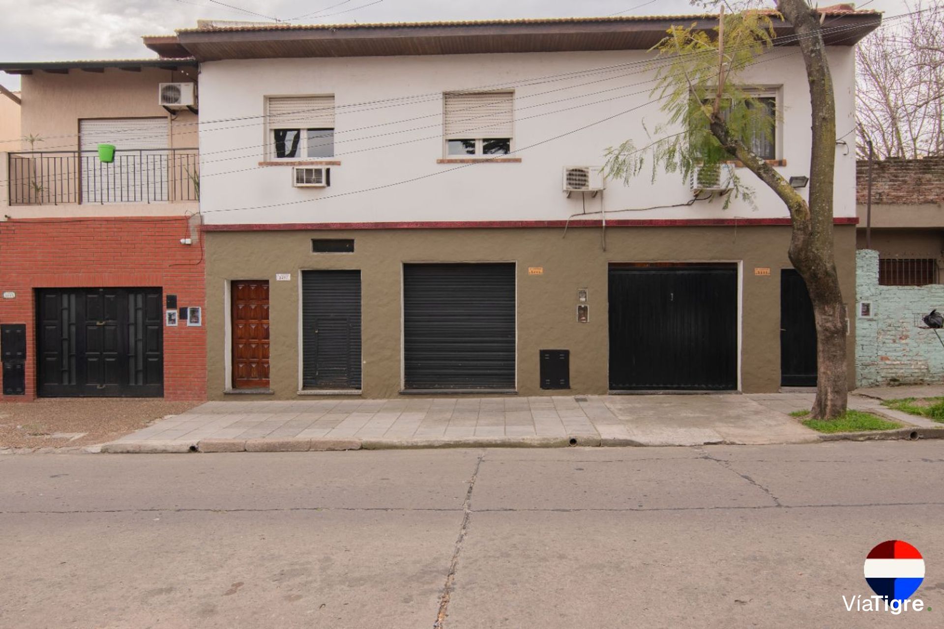 Venta Olivos 2 Casas C/ Pileta, Garaje + Local