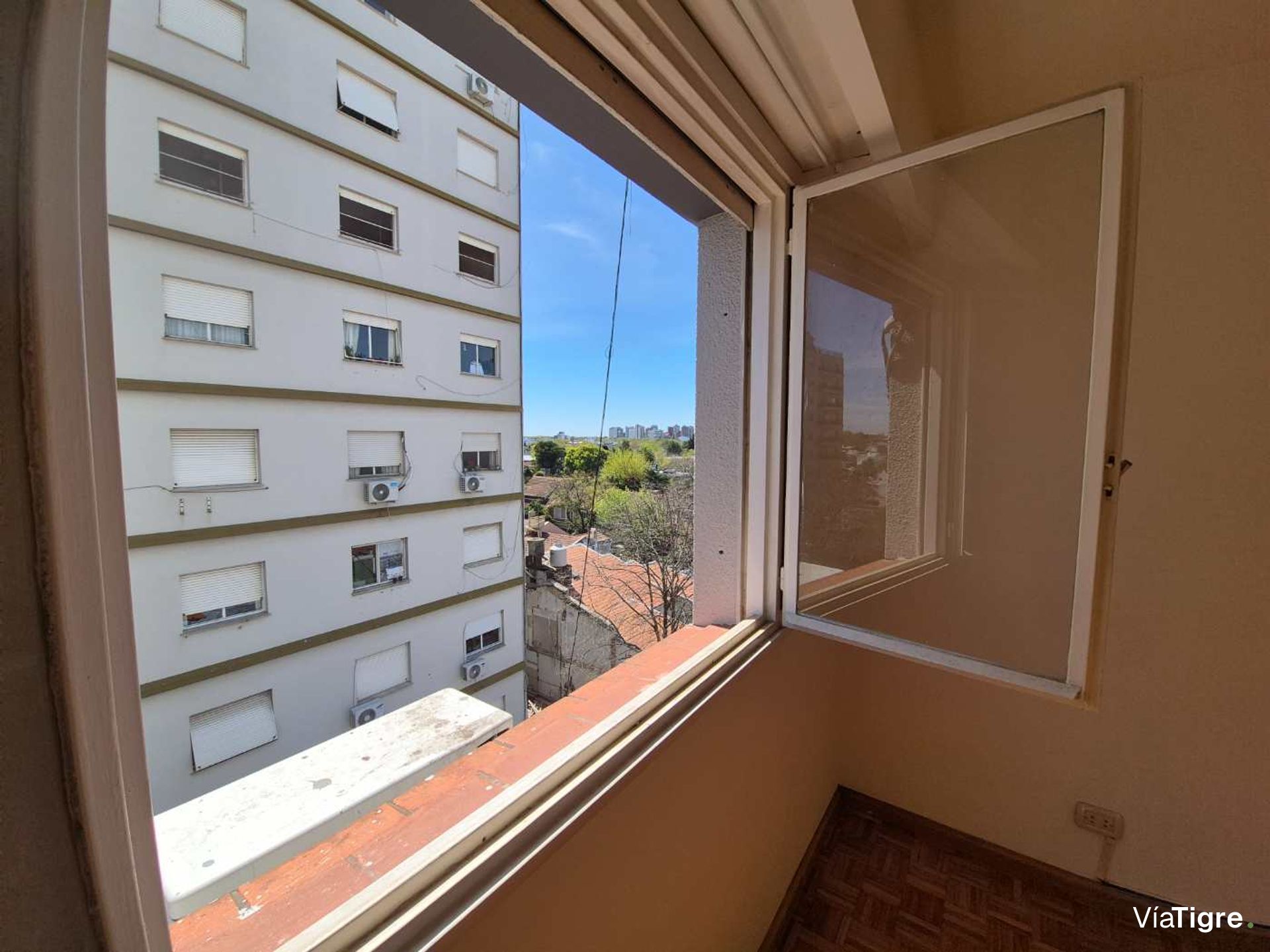 2 Amb. Olivos: Impecable, Luz y Pintado a Nuevo