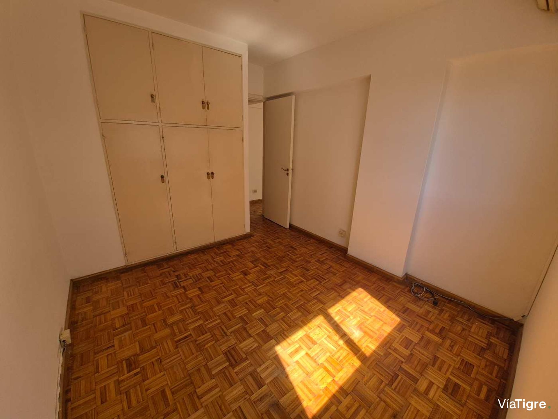2 Amb. Olivos: Impecable, Luz y Pintado a Nuevo