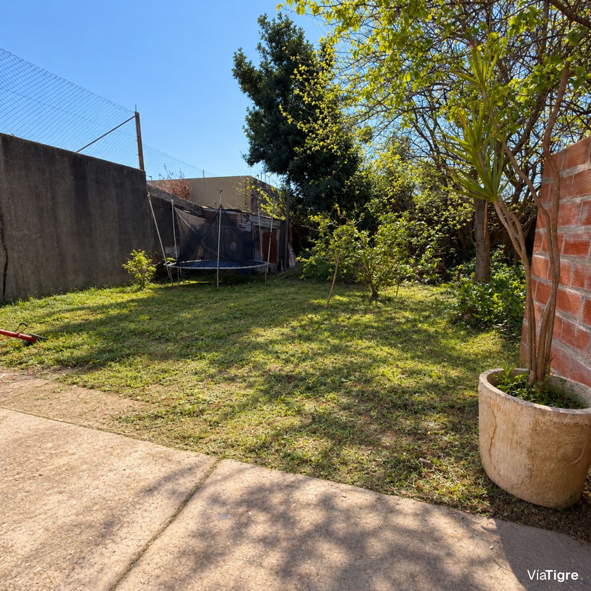 Venta casa 4 habitaciones con salon Villa Adelina