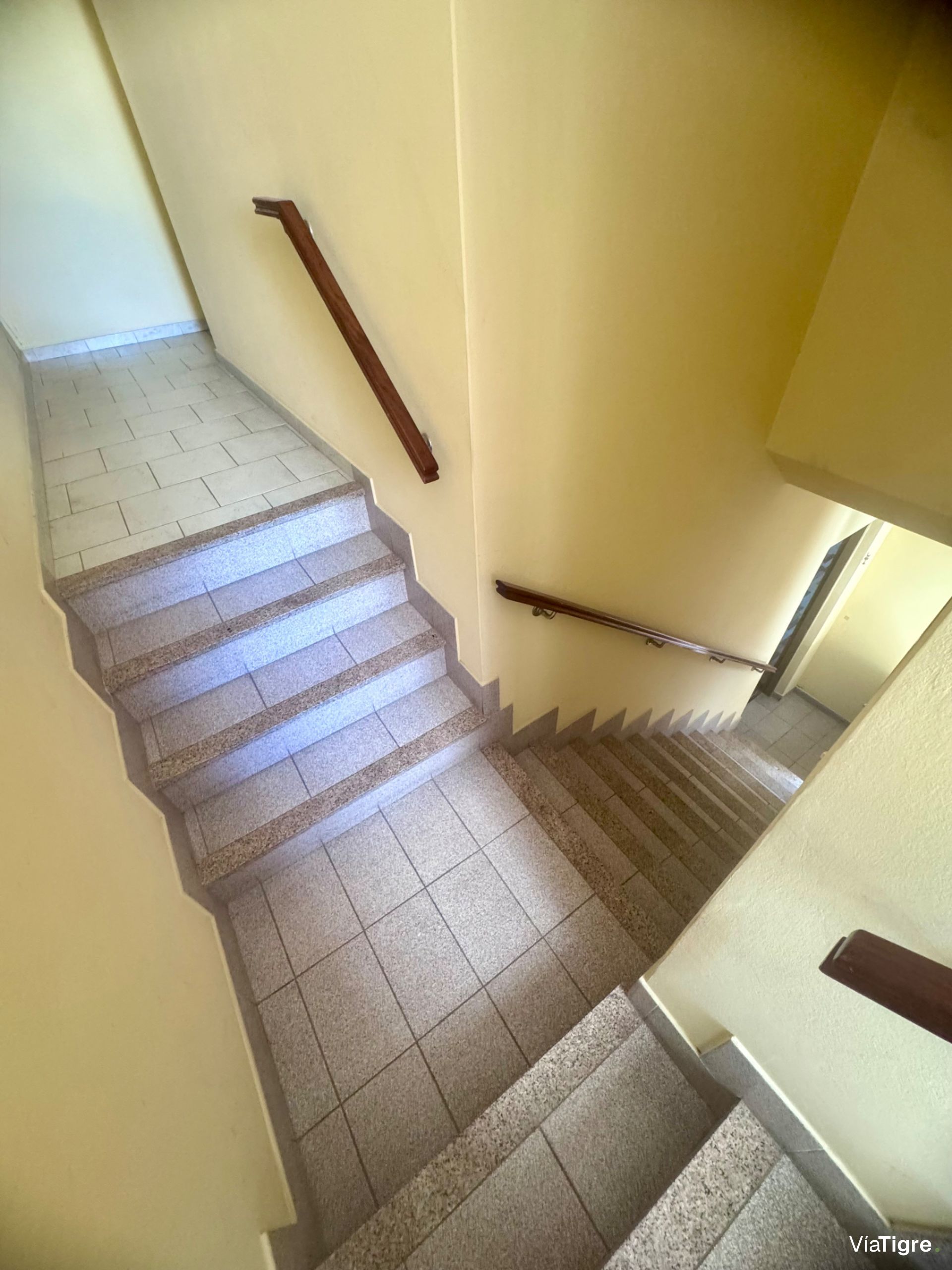 Venta PH con dos viviendas y patio - Beccar