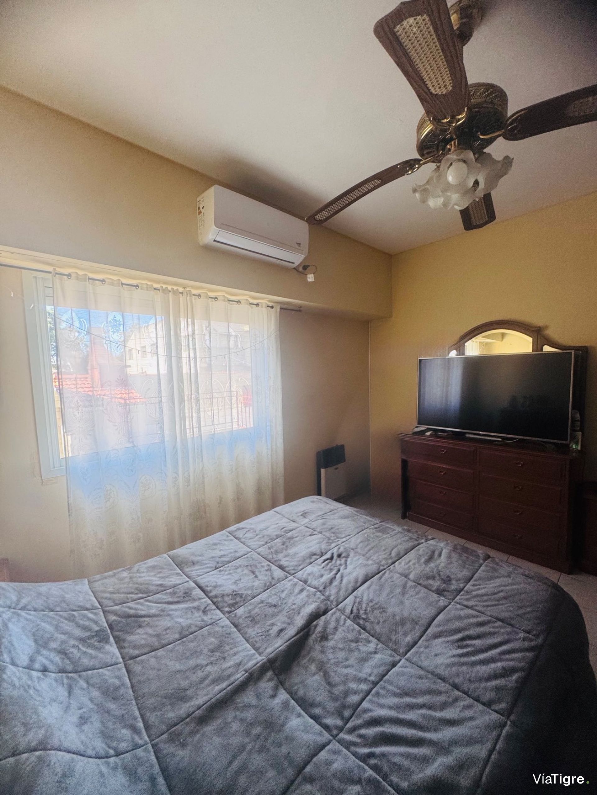 Venta PH con dos viviendas y patio - Beccar