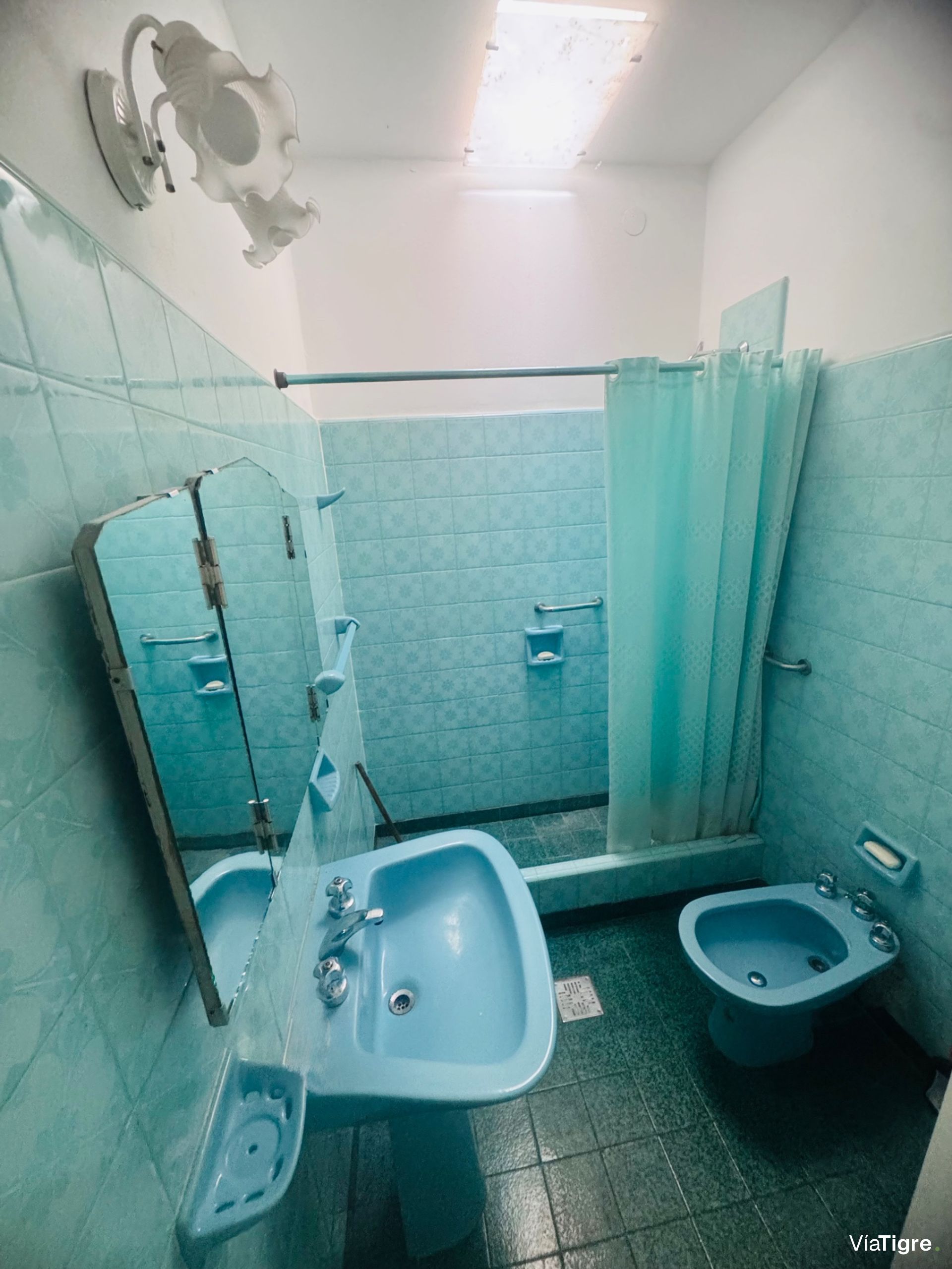 Venta PH con dos viviendas y patio - Beccar