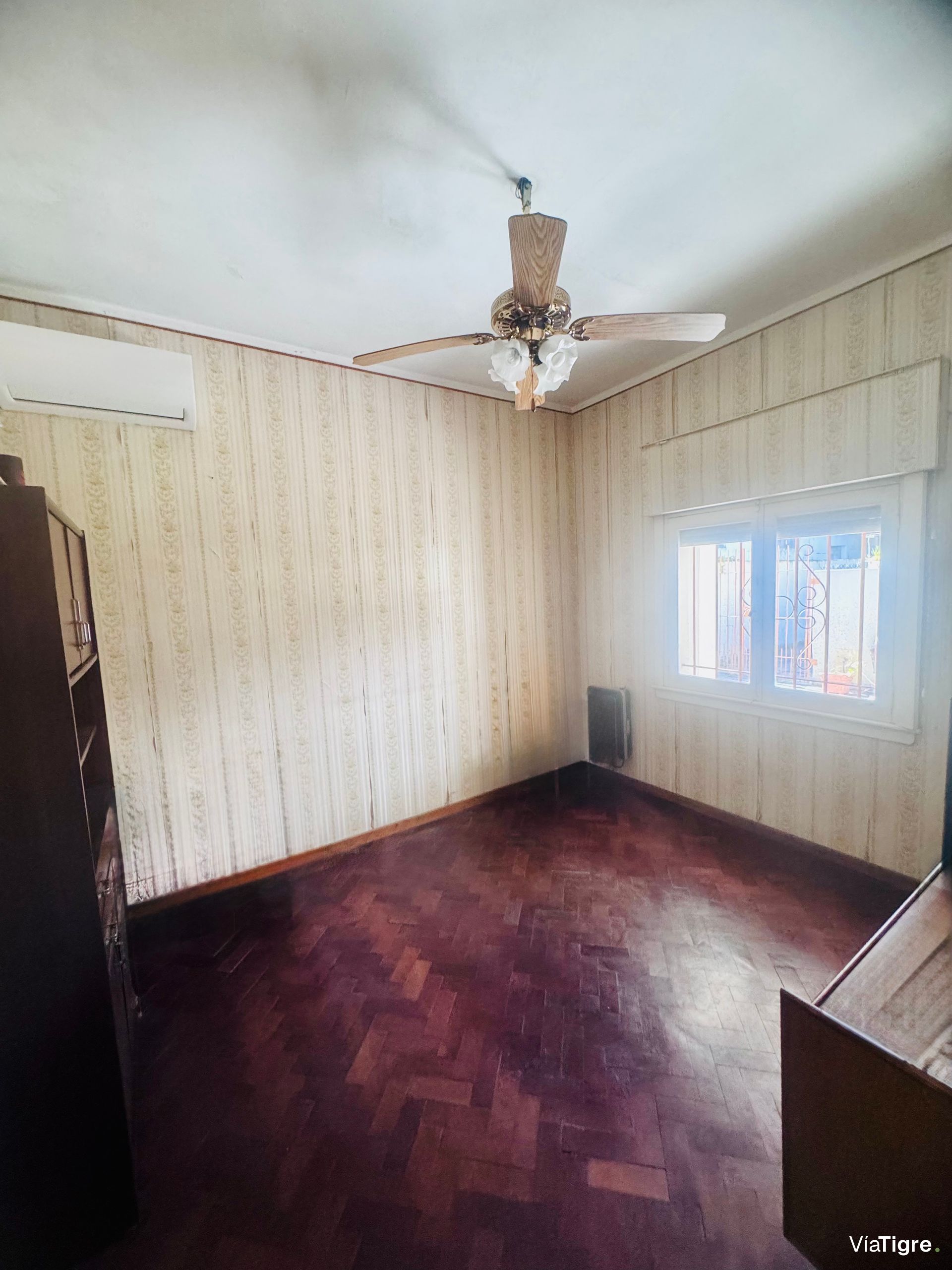 Venta PH con dos viviendas y patio - Beccar