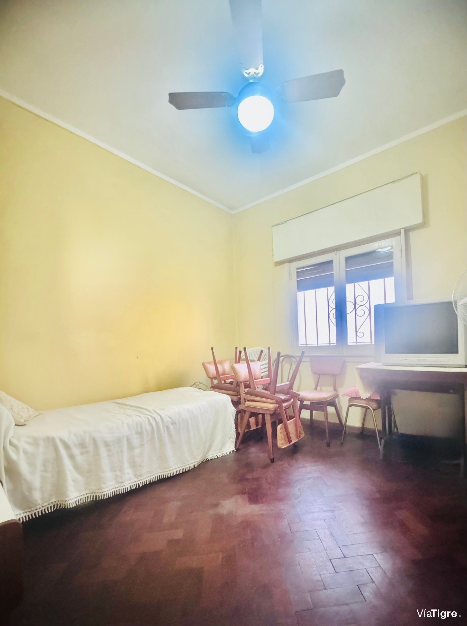 Venta PH con dos viviendas y patio - Beccar