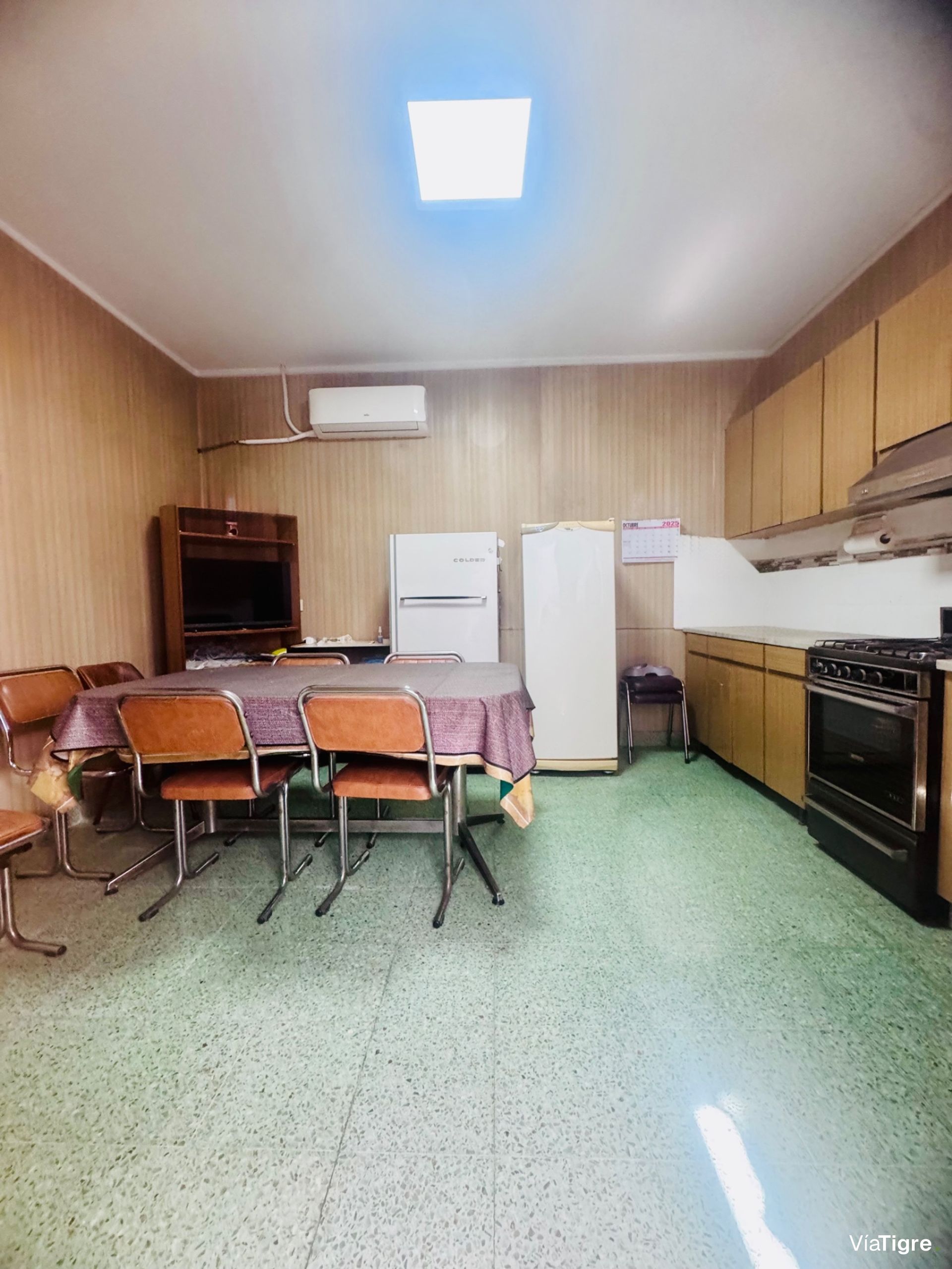 Venta PH con dos viviendas y patio - Beccar