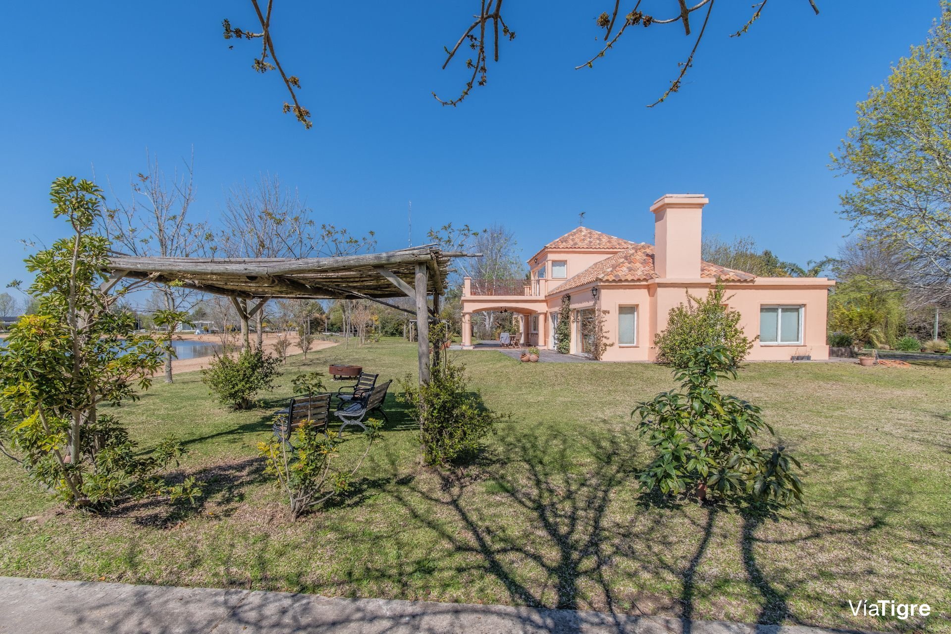 Casa 5 ambientes en venta en Isla del Este, Delta