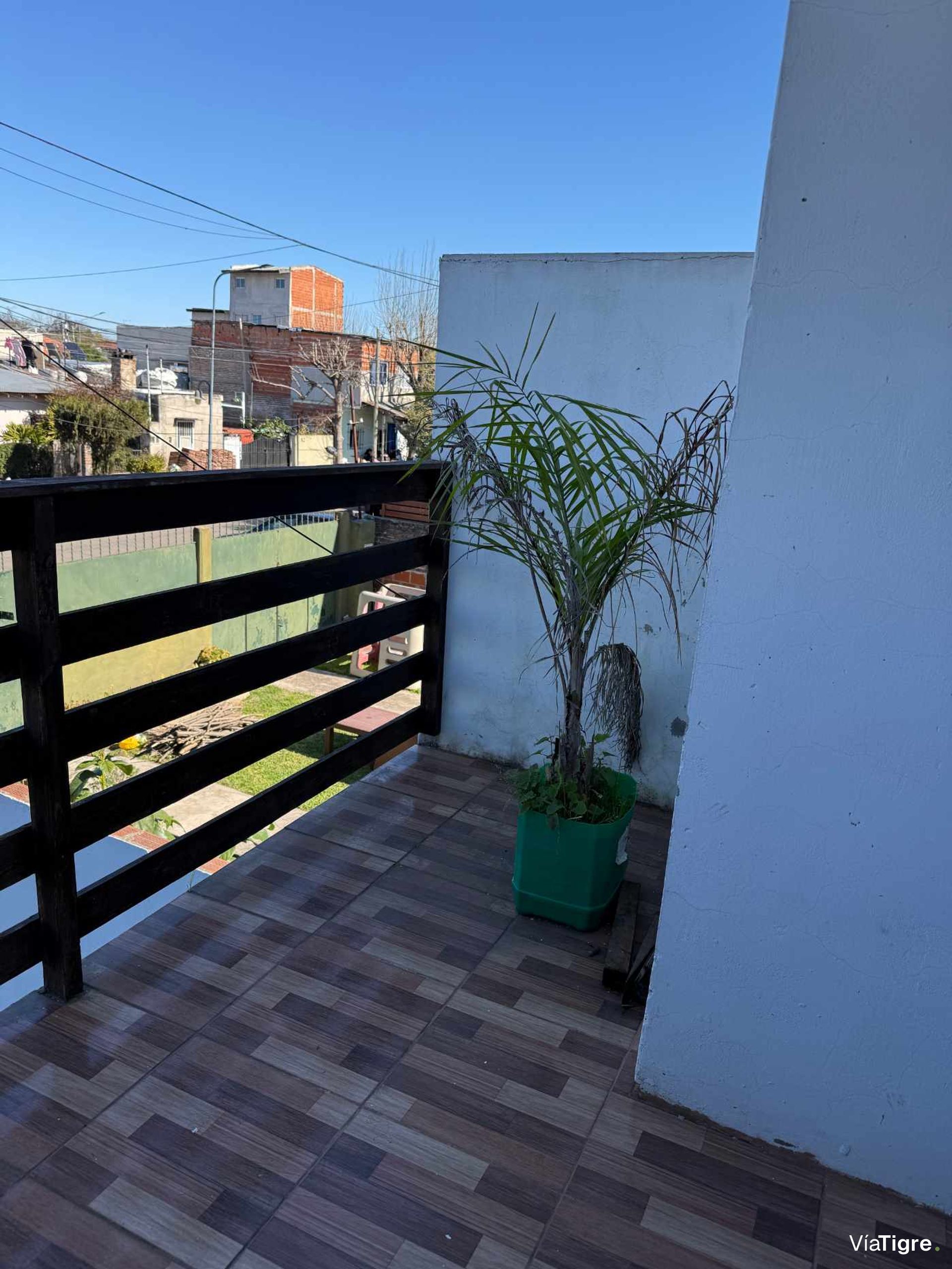 casa en venta en Benavidez con departamento