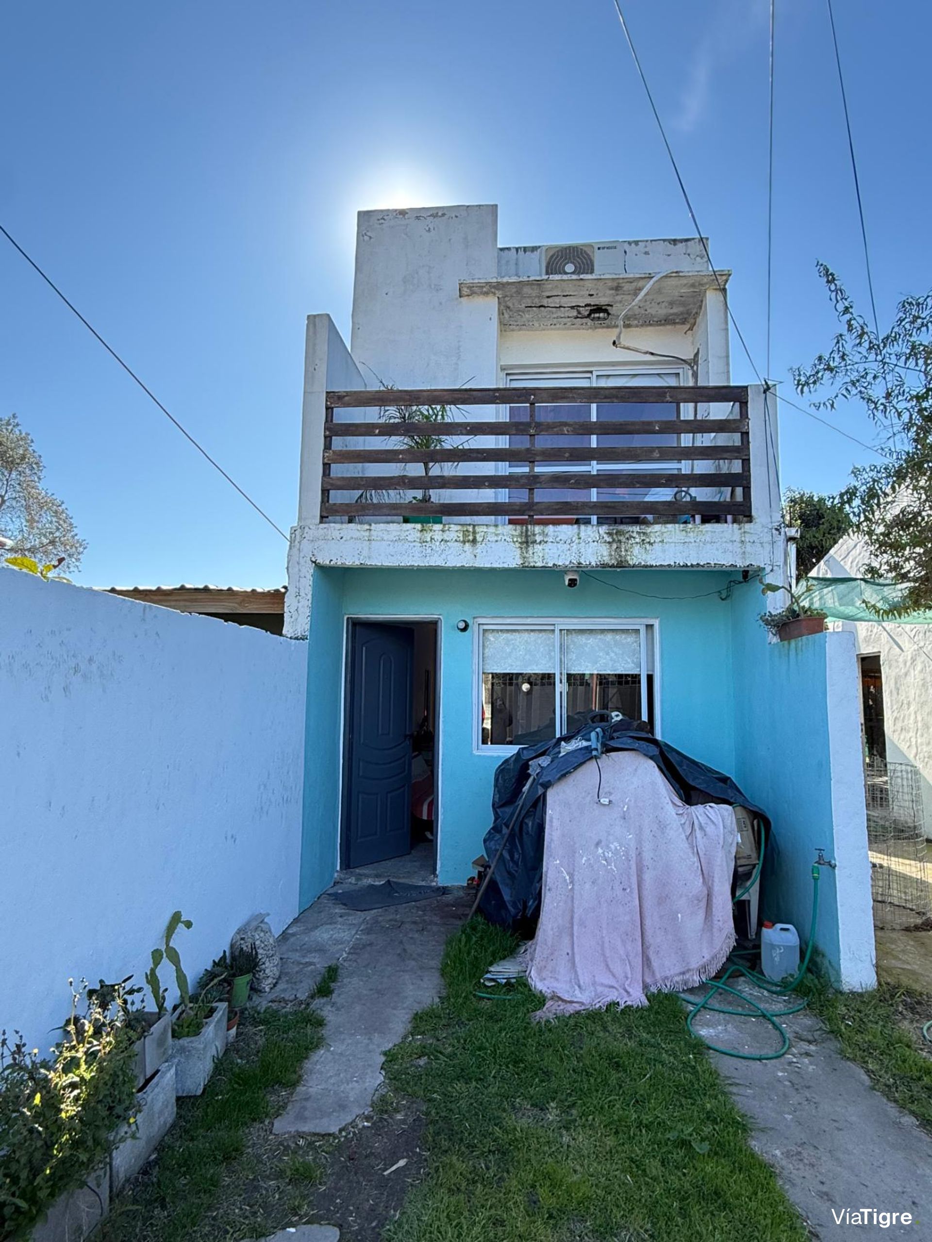 casa en venta en Benavidez con departamento