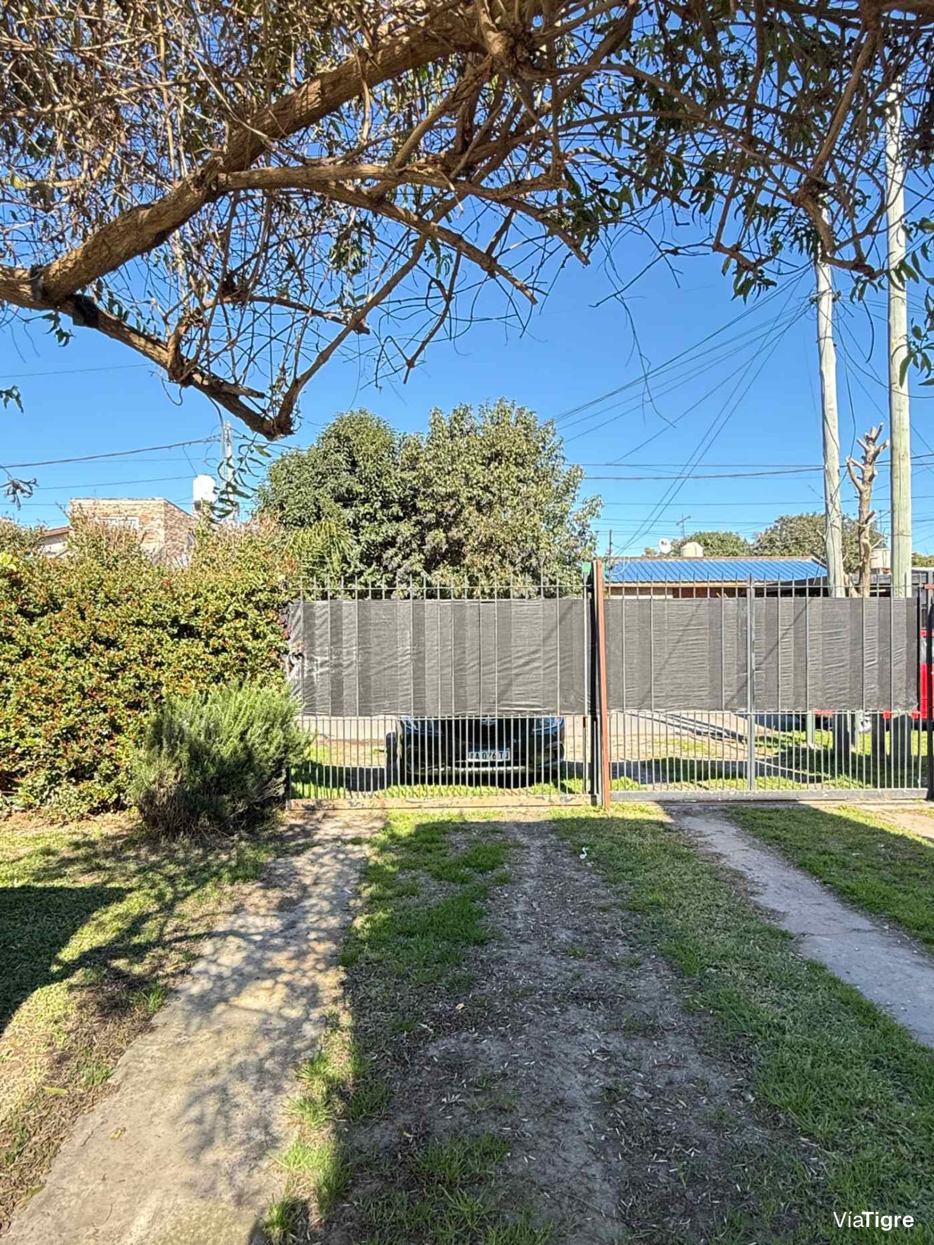 casa en venta en Benavidez con departamento