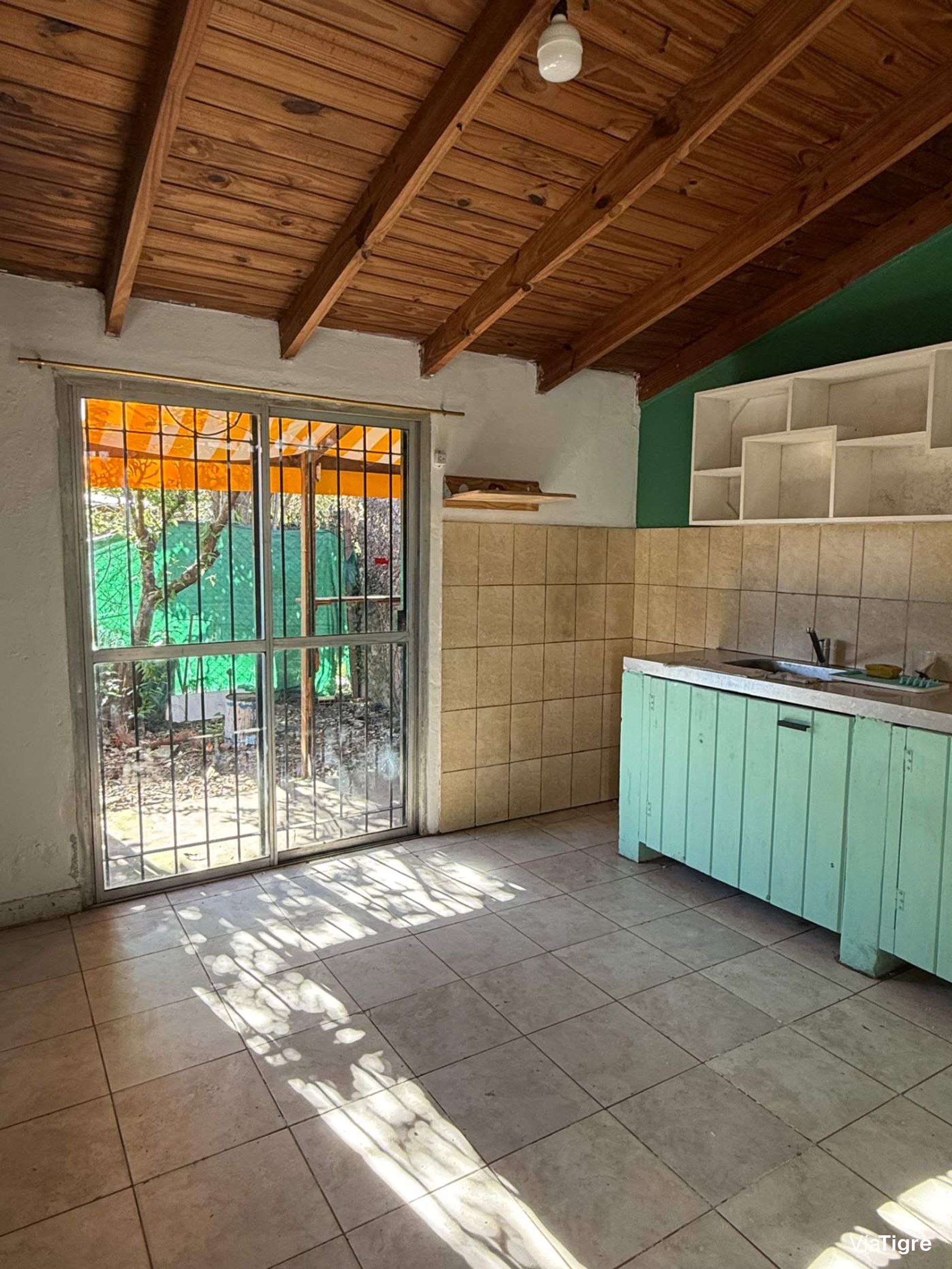 casa en venta en Benavidez con departamento