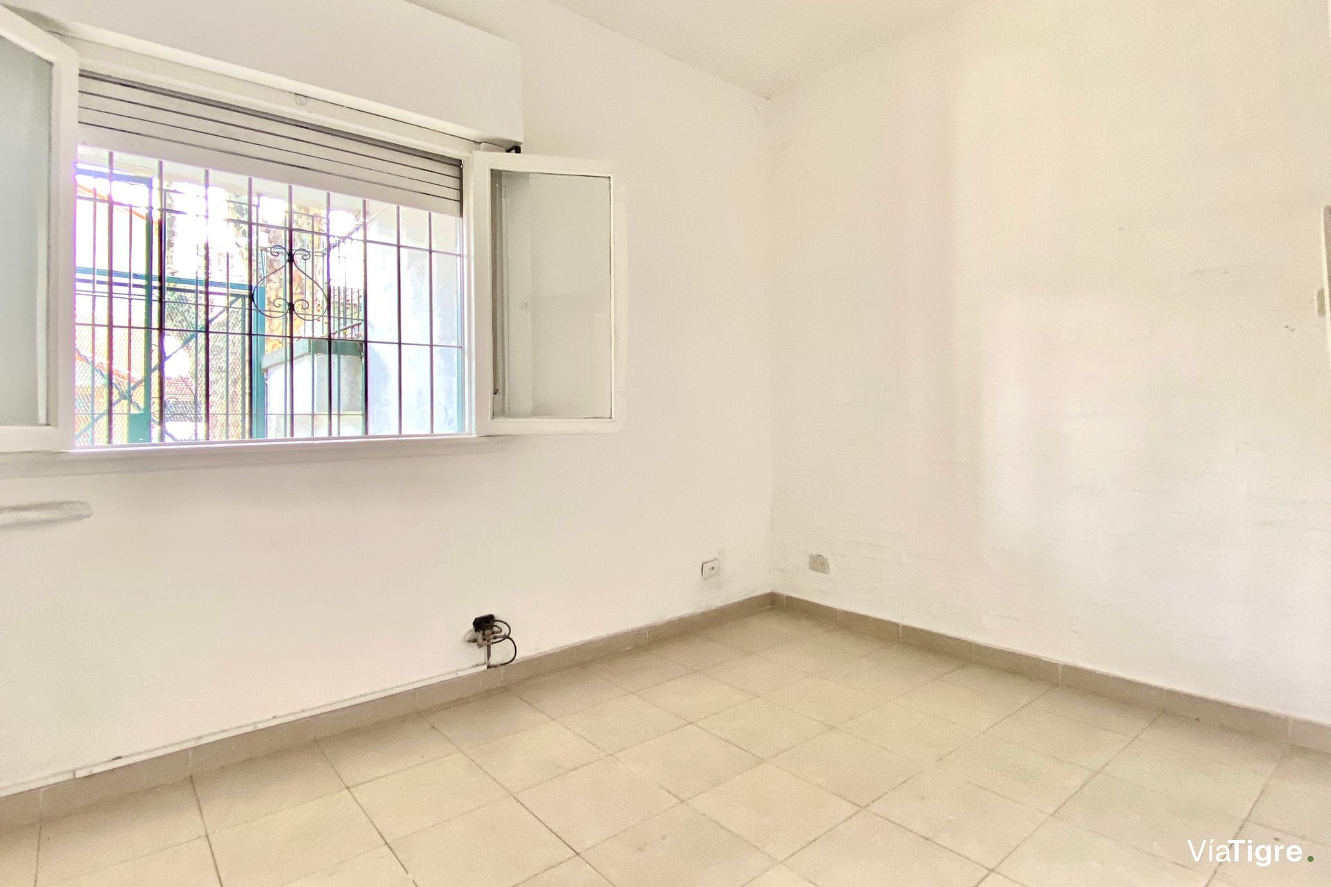 Venta PH a la calle con patio sin expensas Olivos