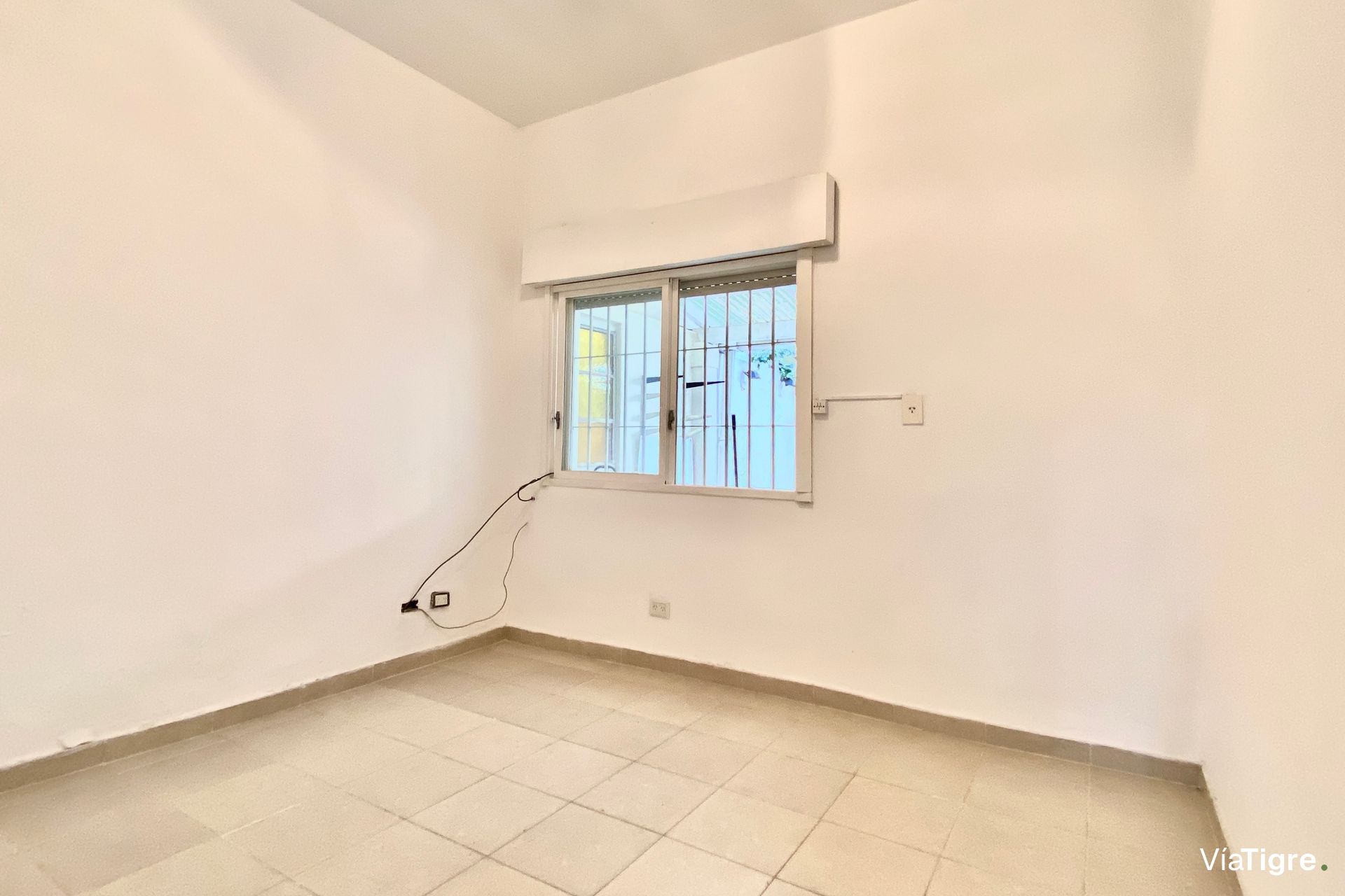 Venta PH a la calle con patio sin expensas Olivos