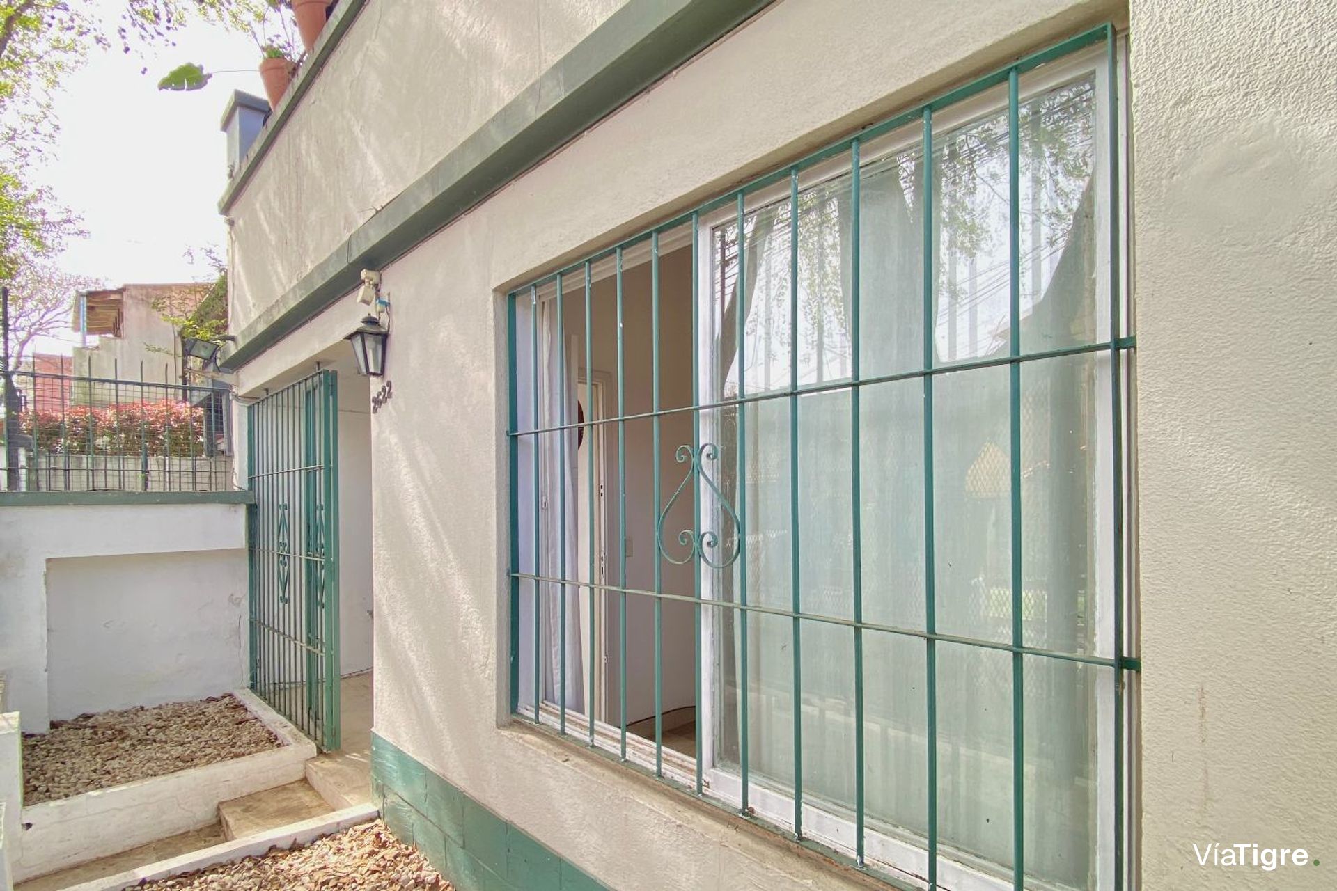 Venta PH a la calle con patio sin expensas Olivos
